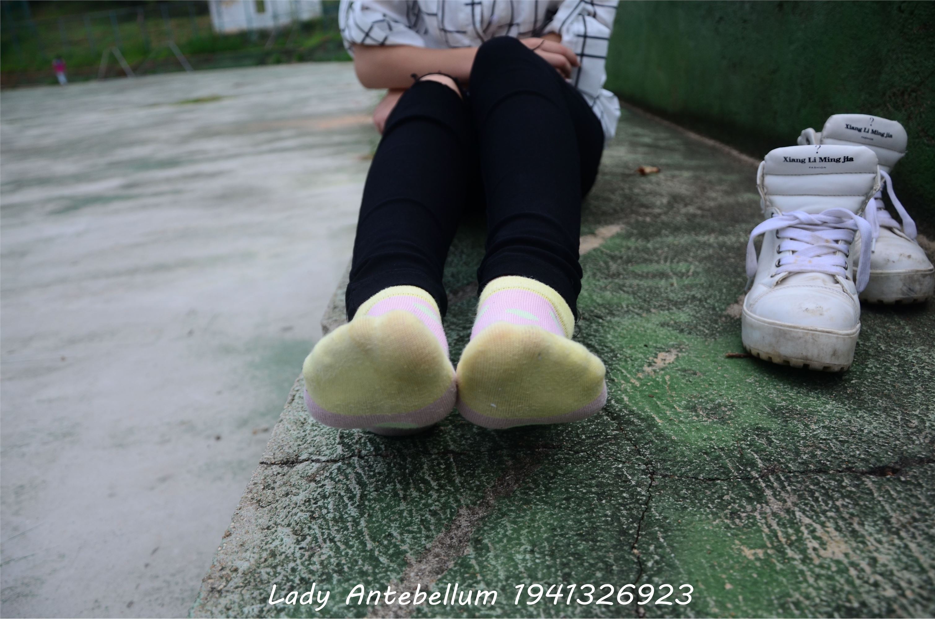 战前女神  恋足美腿棉袜女神级摄影套图 042