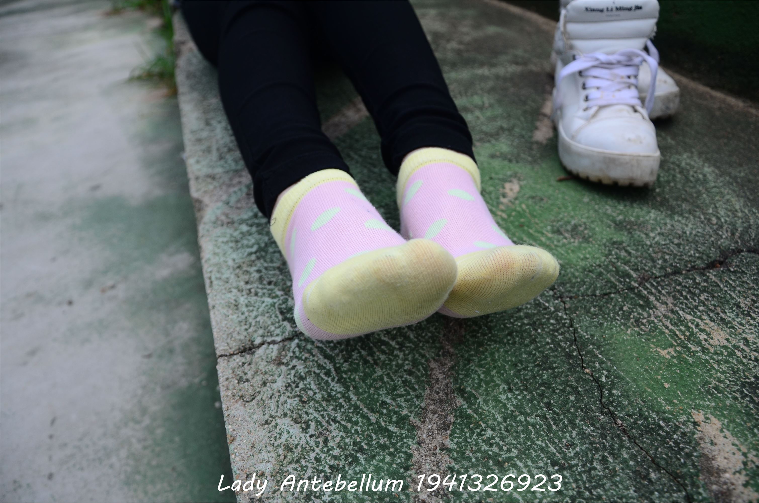 战前女神  恋足美腿棉袜女神级摄影套图 042