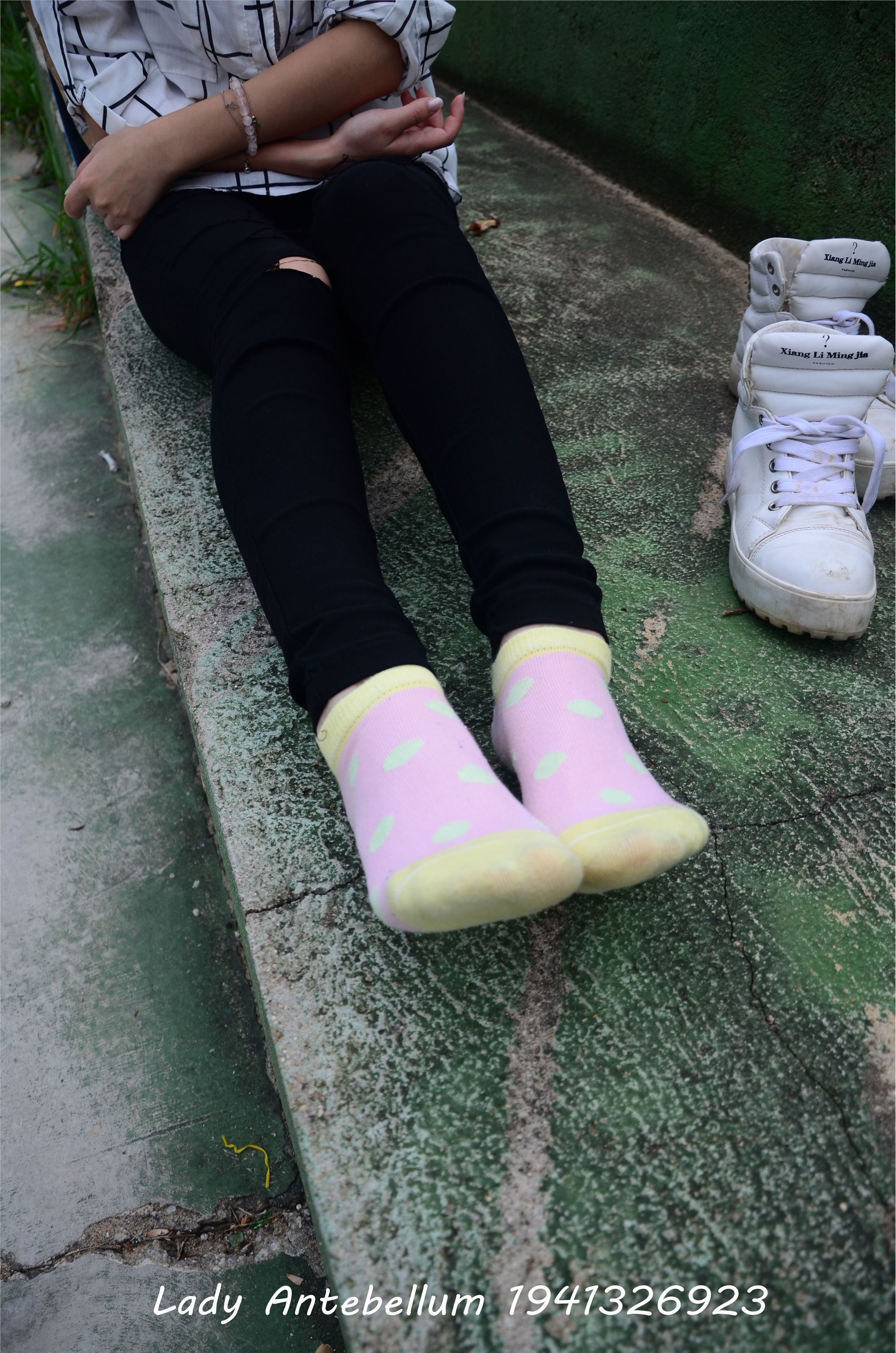 战前女神  恋足美腿棉袜女神级摄影套图 042