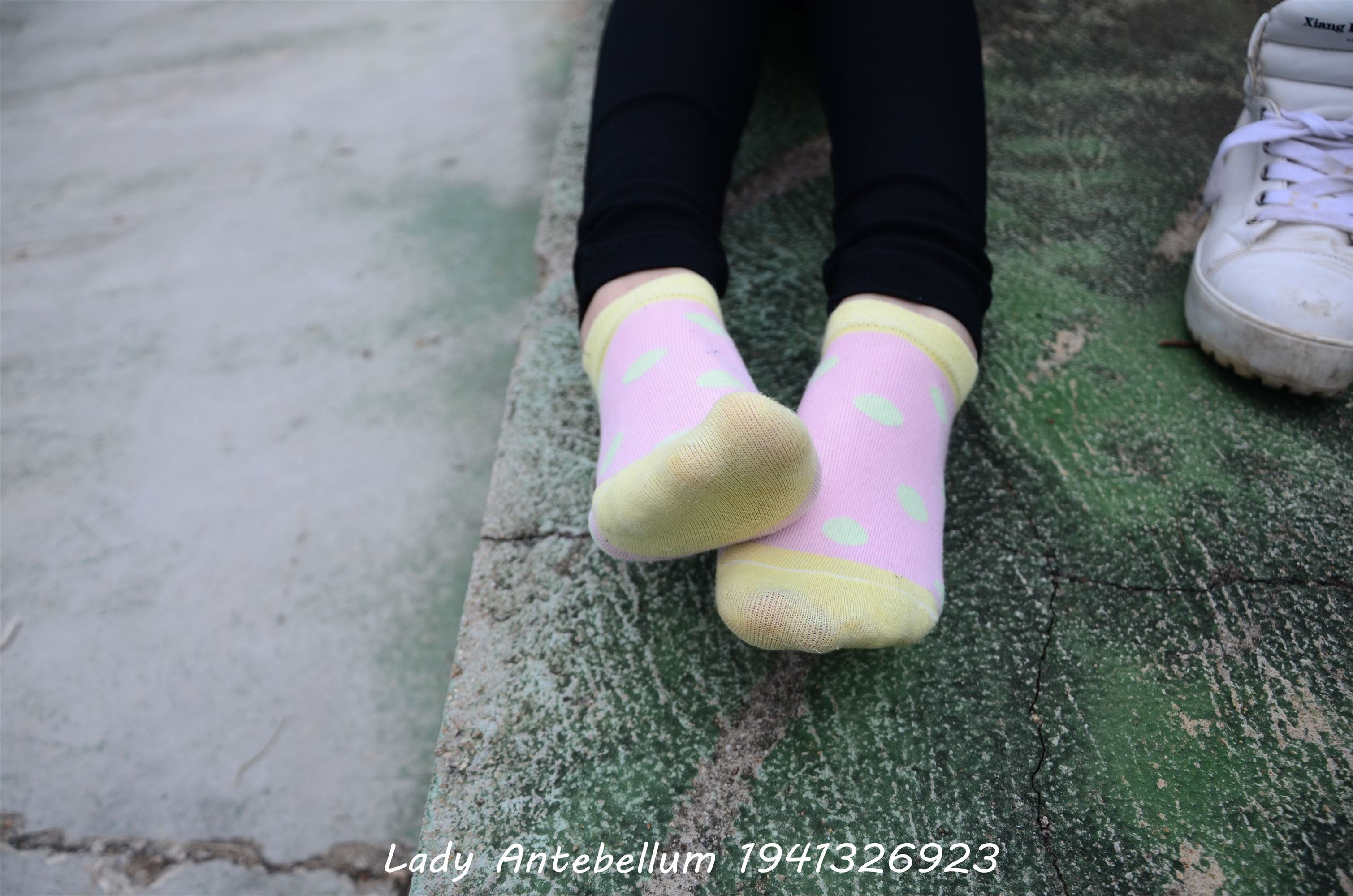 战前女神  恋足美腿棉袜女神级摄影套图 042