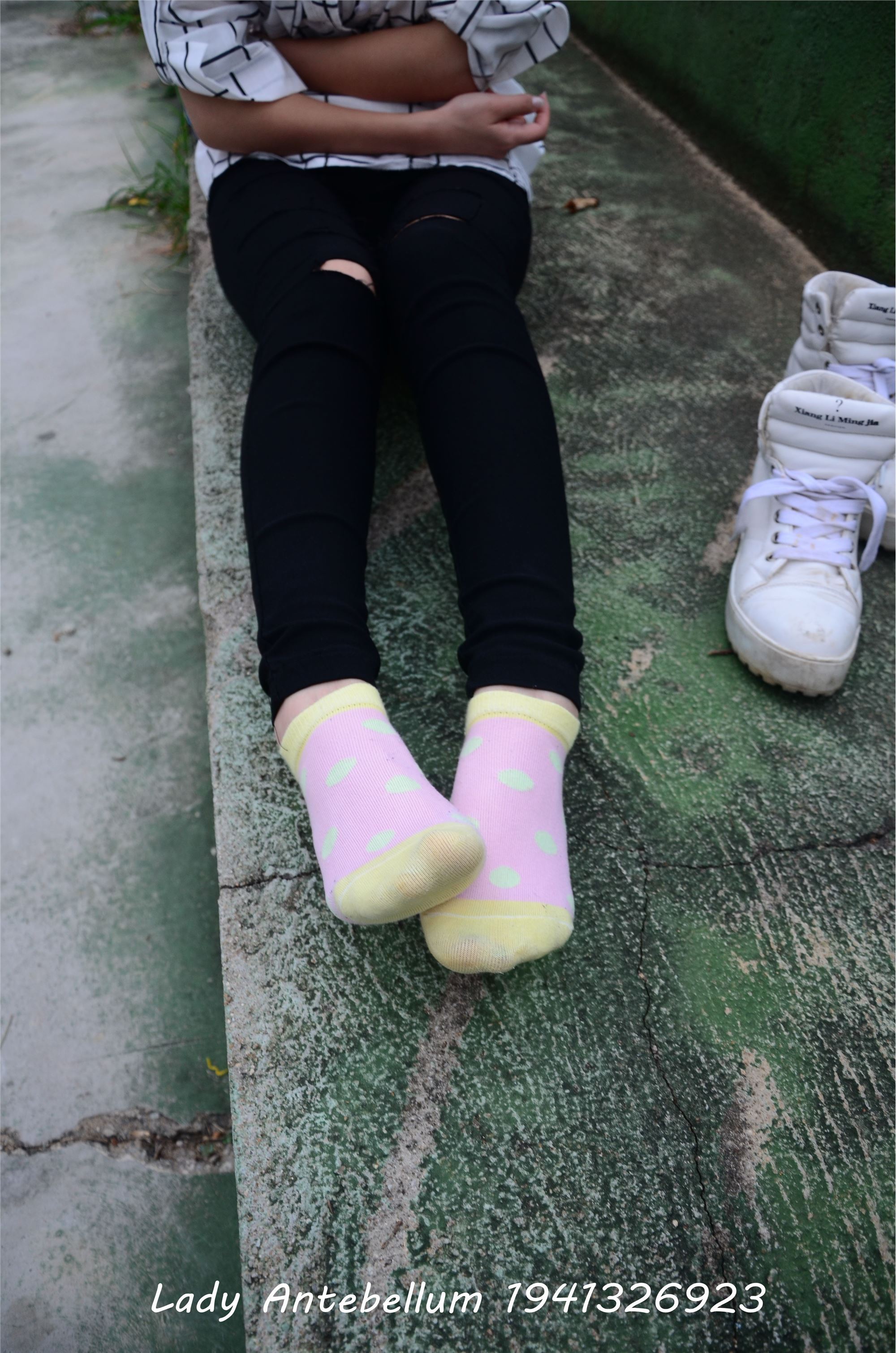 战前女神  恋足美腿棉袜女神级摄影套图 042