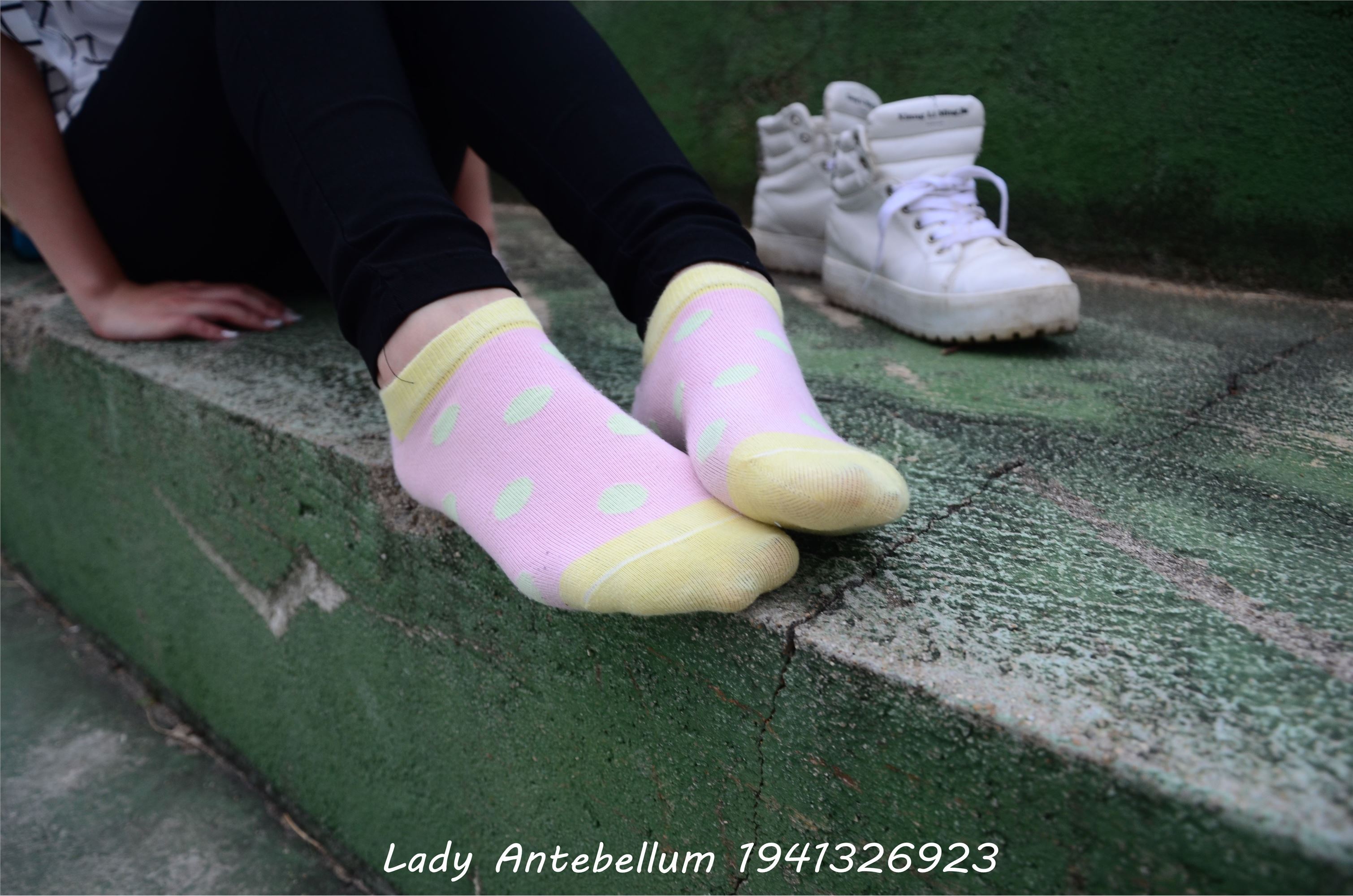 战前女神  恋足美腿棉袜女神级摄影套图 042