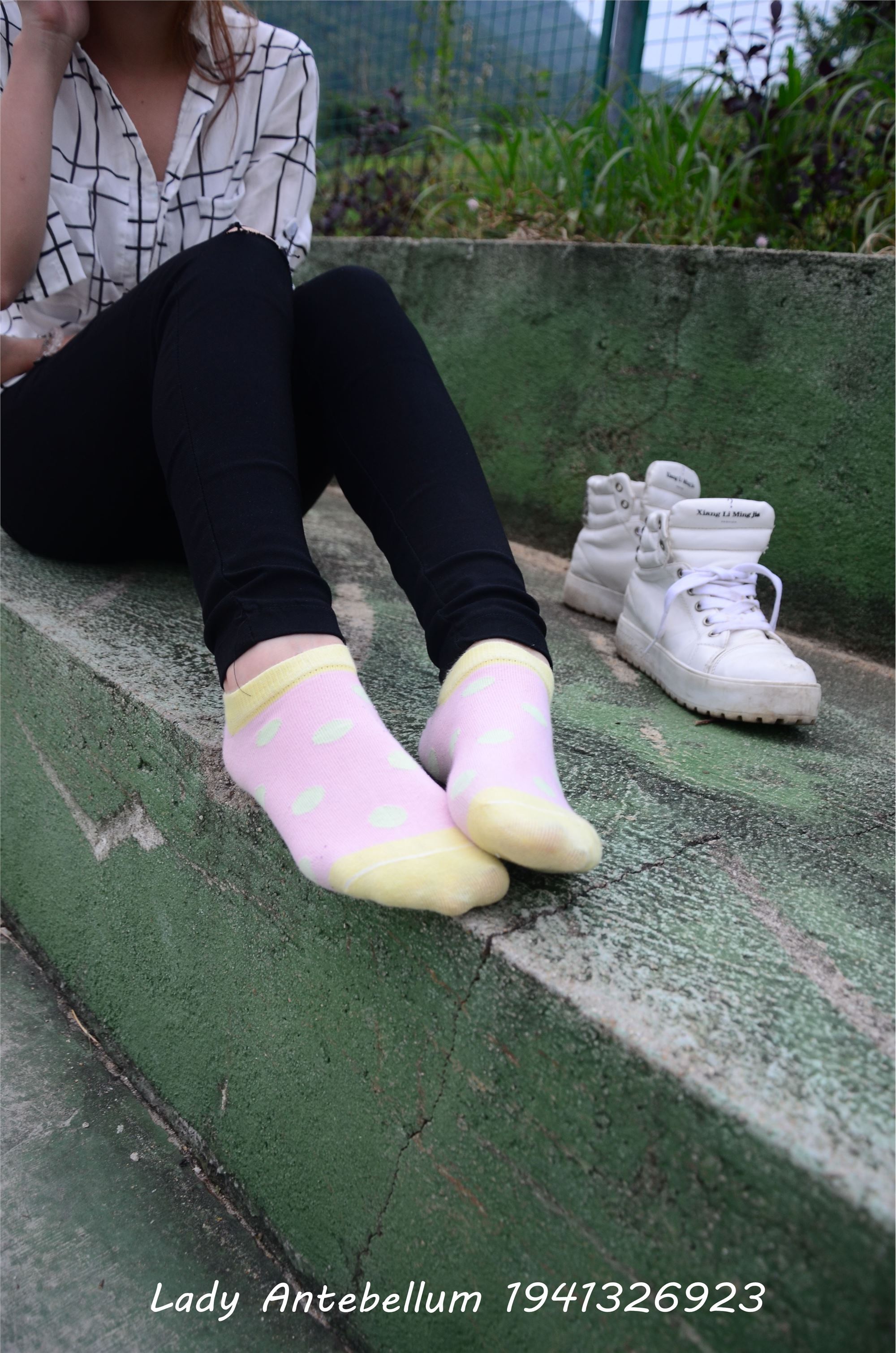 战前女神  恋足美腿棉袜女神级摄影套图 042