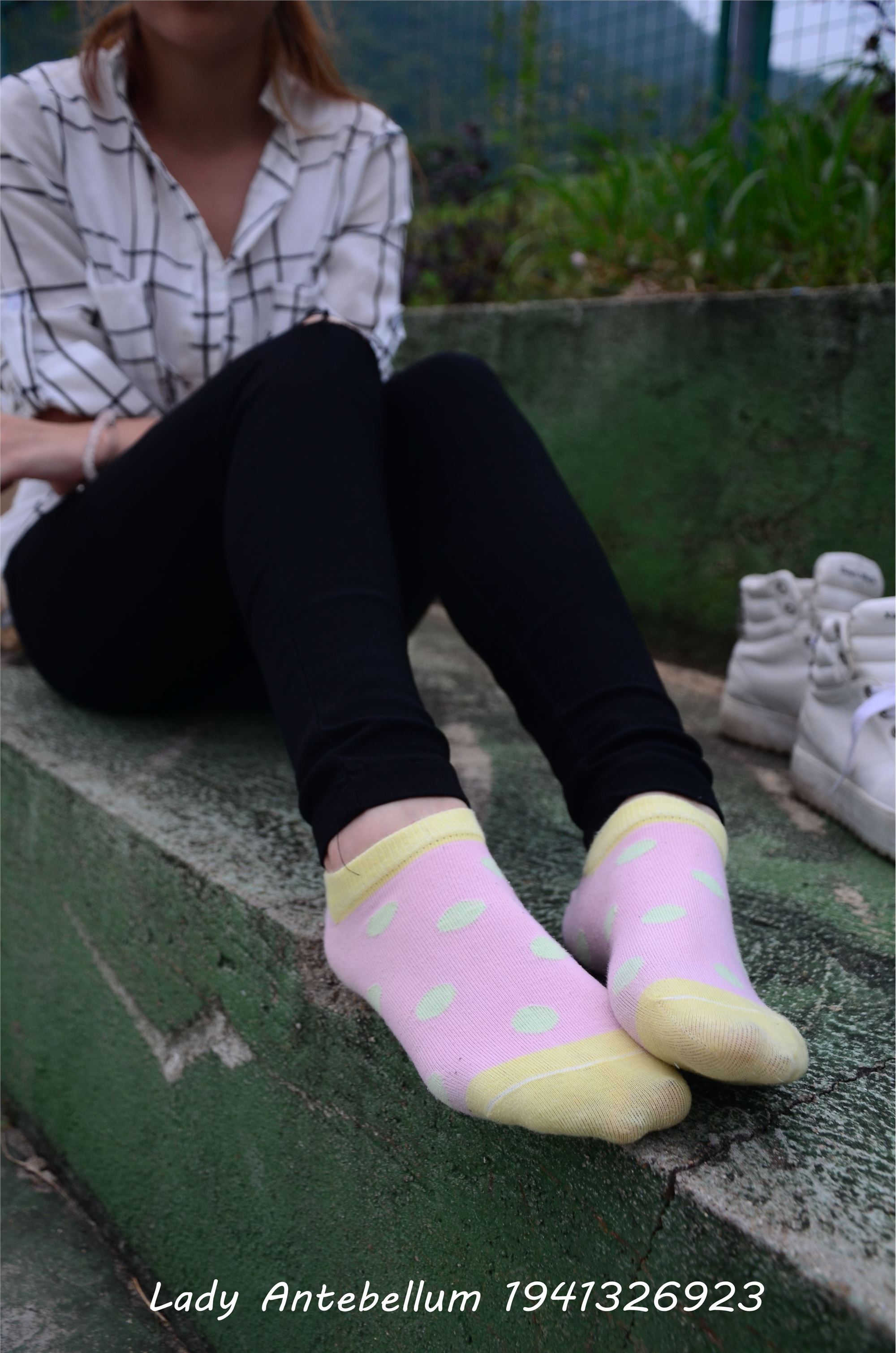 战前女神  恋足美腿棉袜女神级摄影套图 042