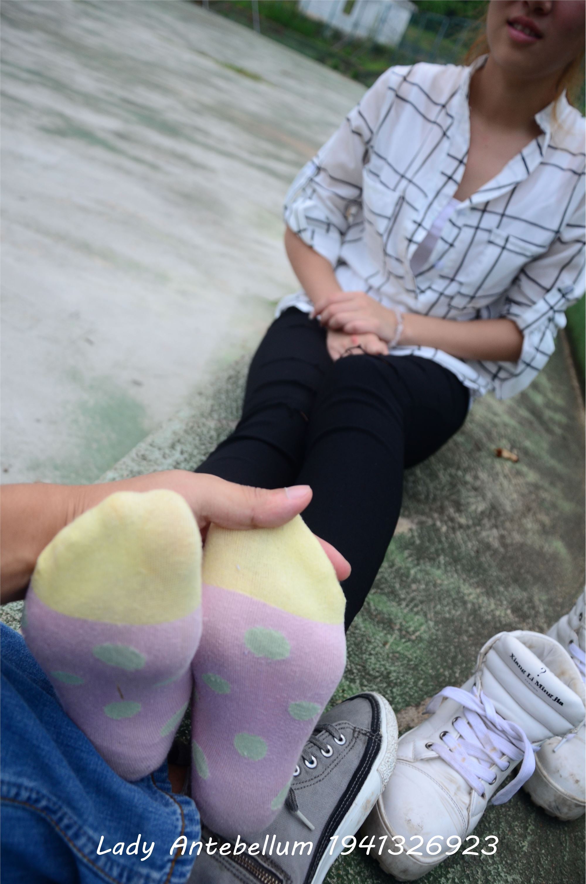 战前女神  恋足美腿棉袜女神级摄影套图 042