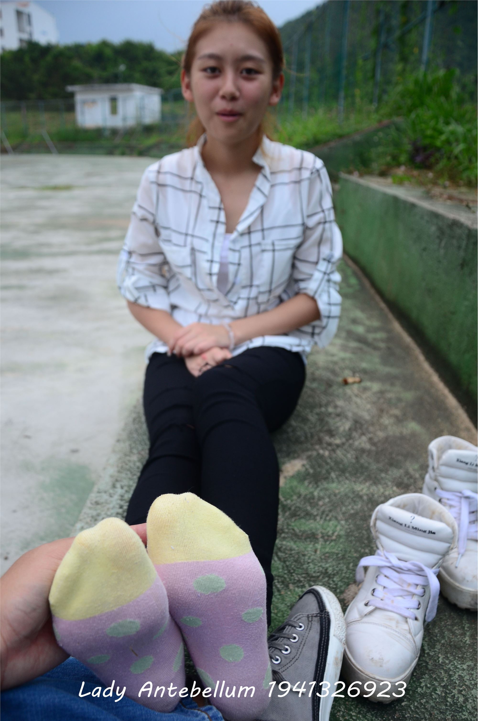 战前女神  恋足美腿棉袜女神级摄影套图 042