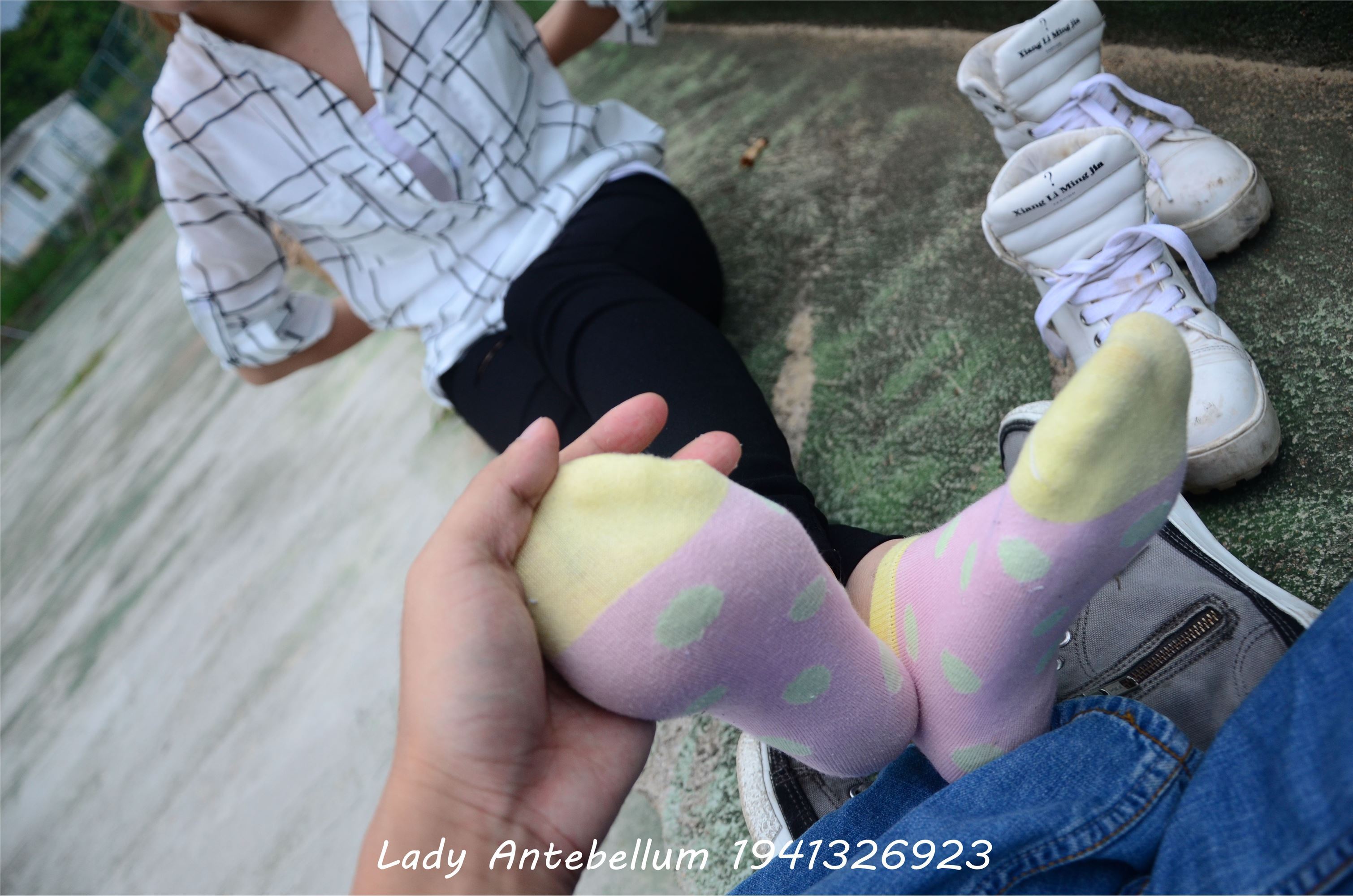 战前女神  恋足美腿棉袜女神级摄影套图 042