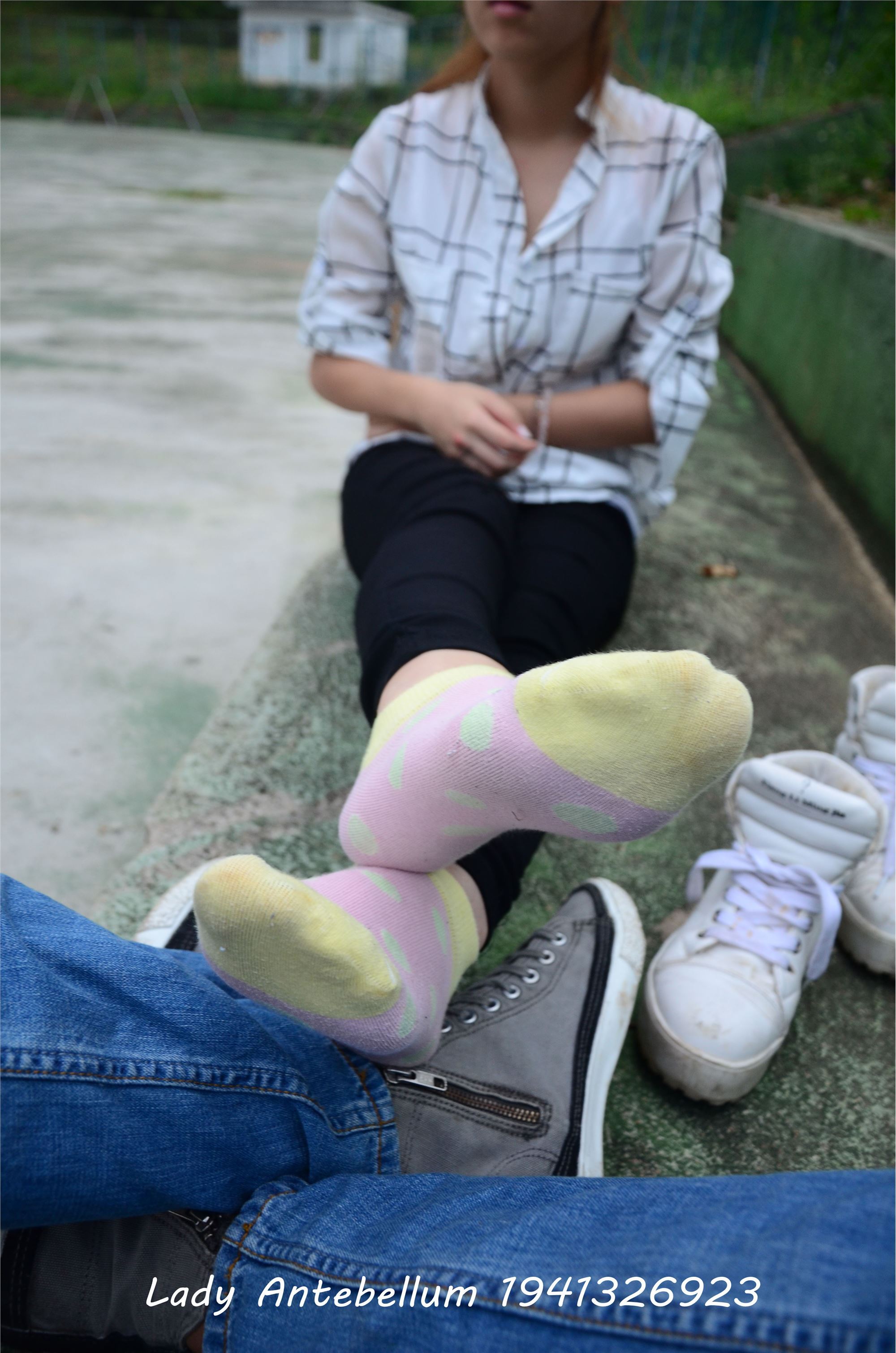 战前女神  恋足美腿棉袜女神级摄影套图 042