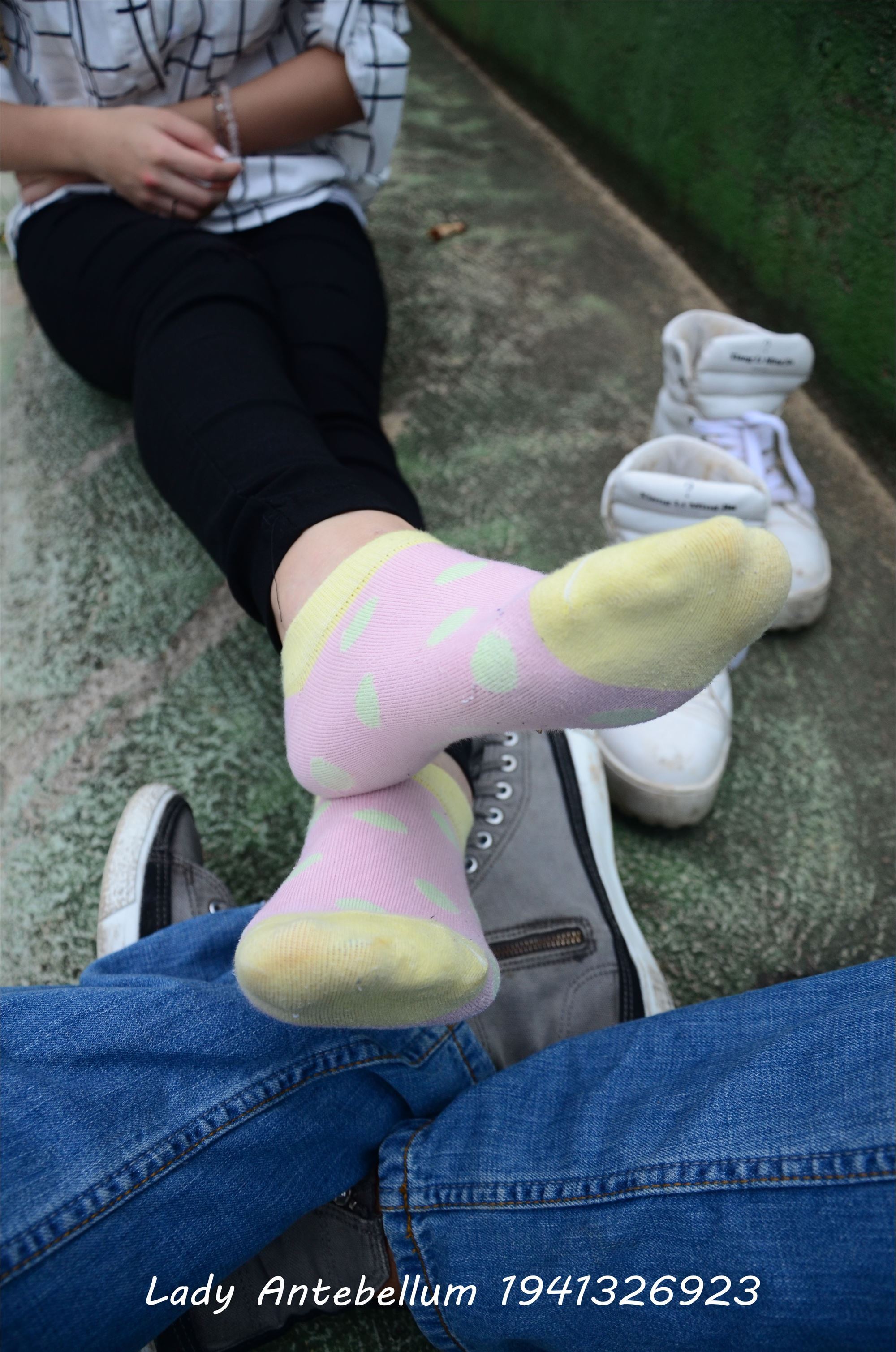 战前女神  恋足美腿棉袜女神级摄影套图 042