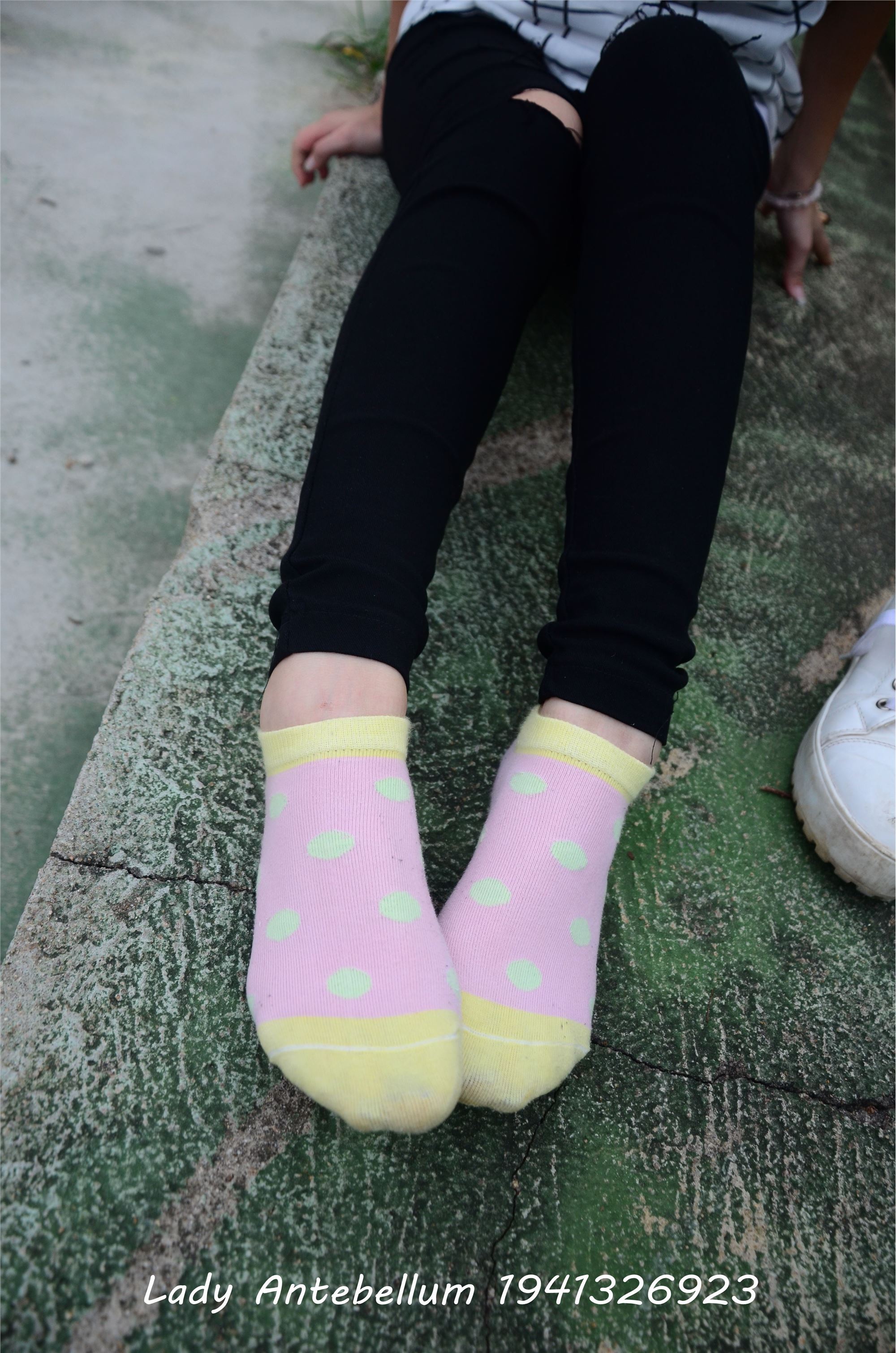 战前女神  恋足美腿棉袜女神级摄影套图 042