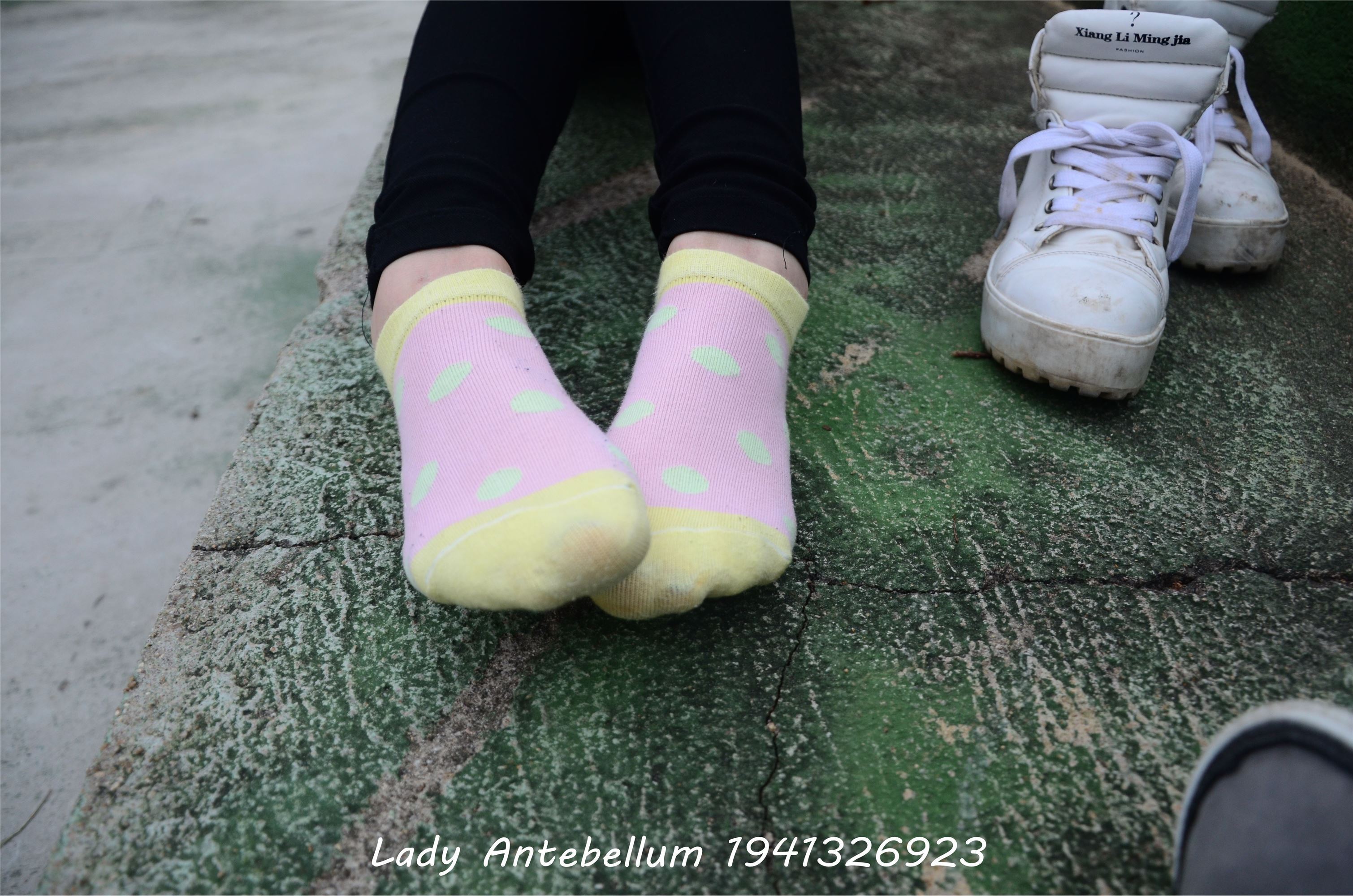 战前女神  恋足美腿棉袜女神级摄影套图 042