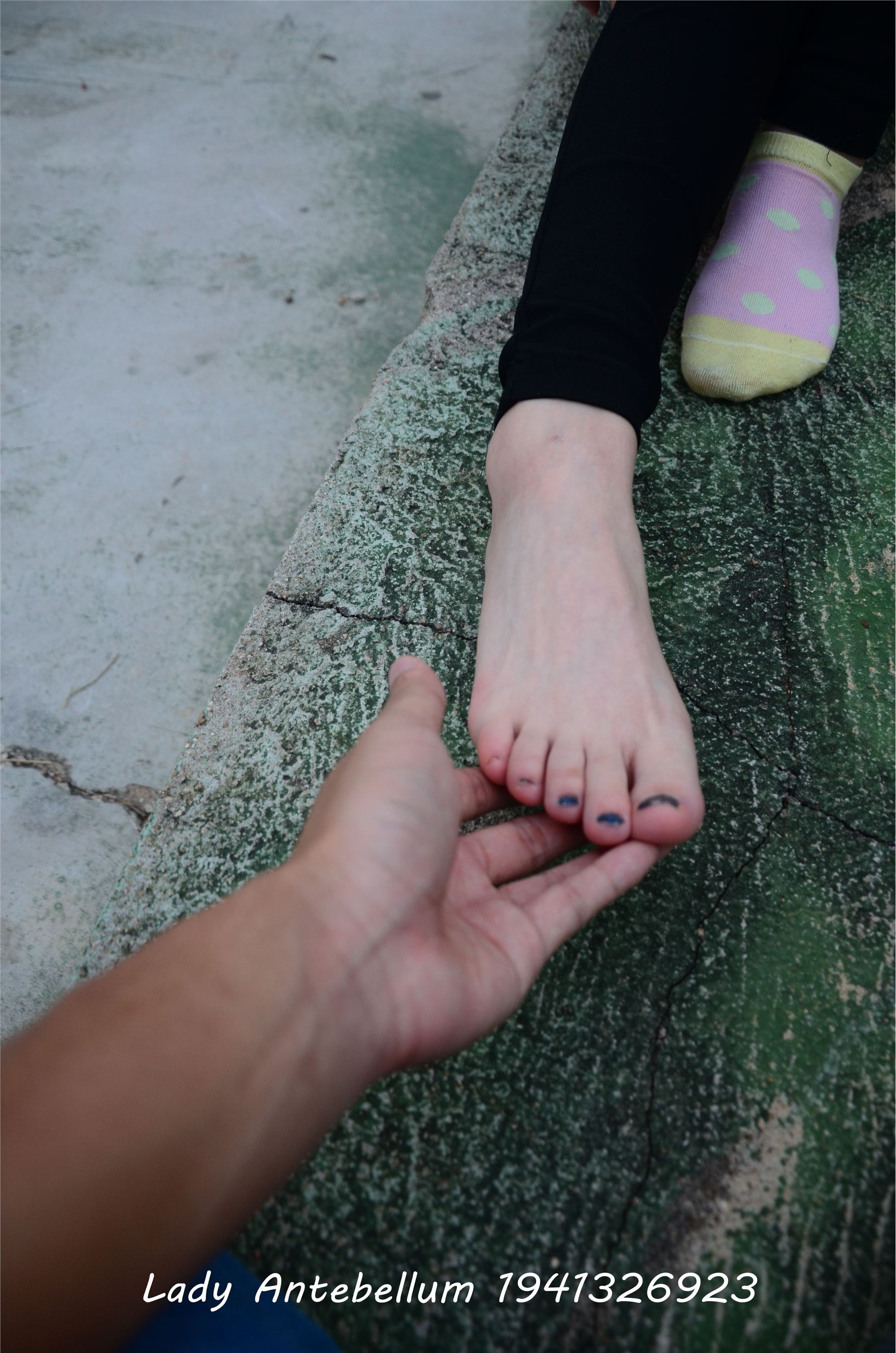 战前女神  恋足美腿棉袜女神级摄影套图 042