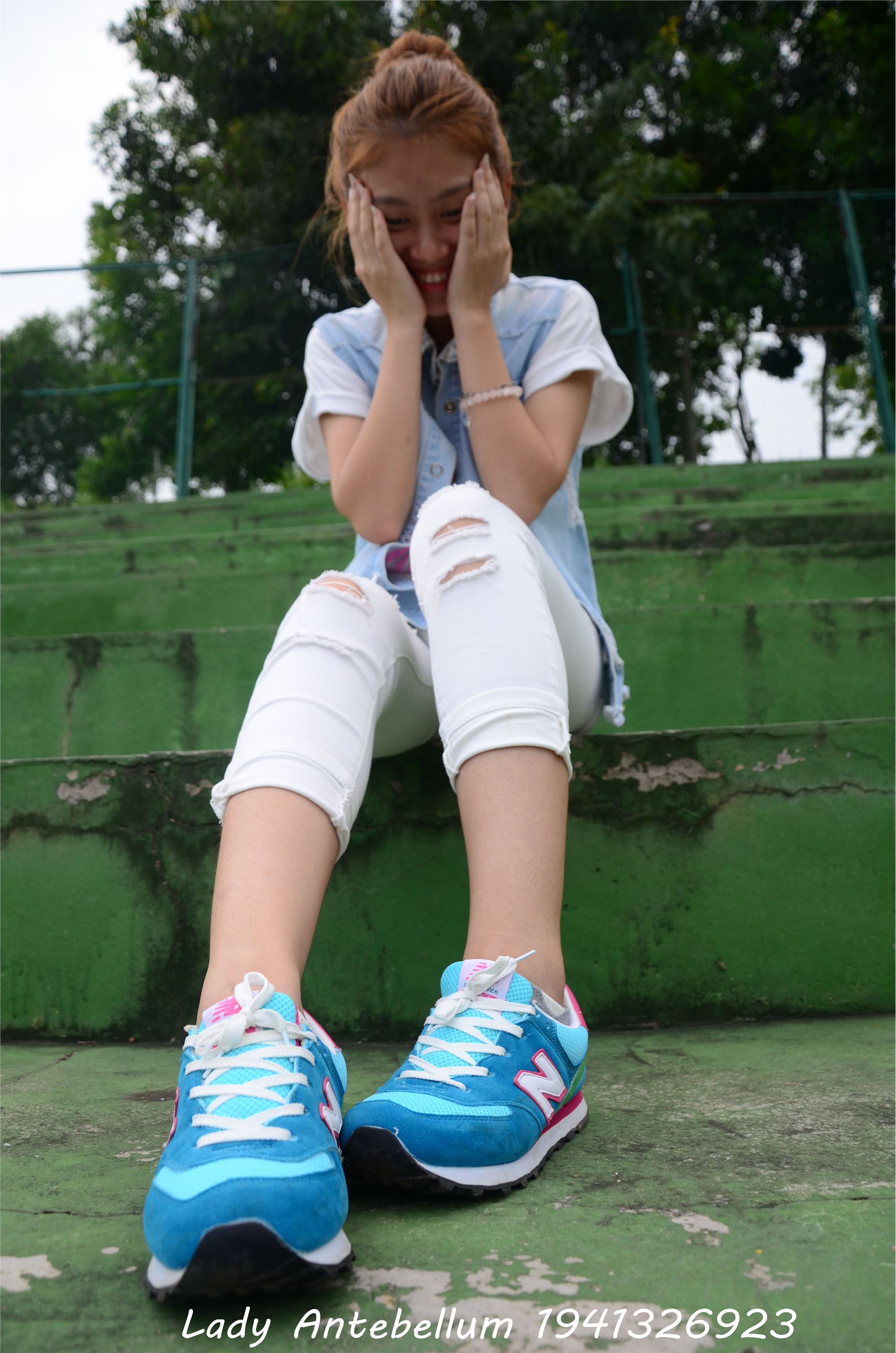 战前女神  恋足美腿棉袜女神级摄影套图 043