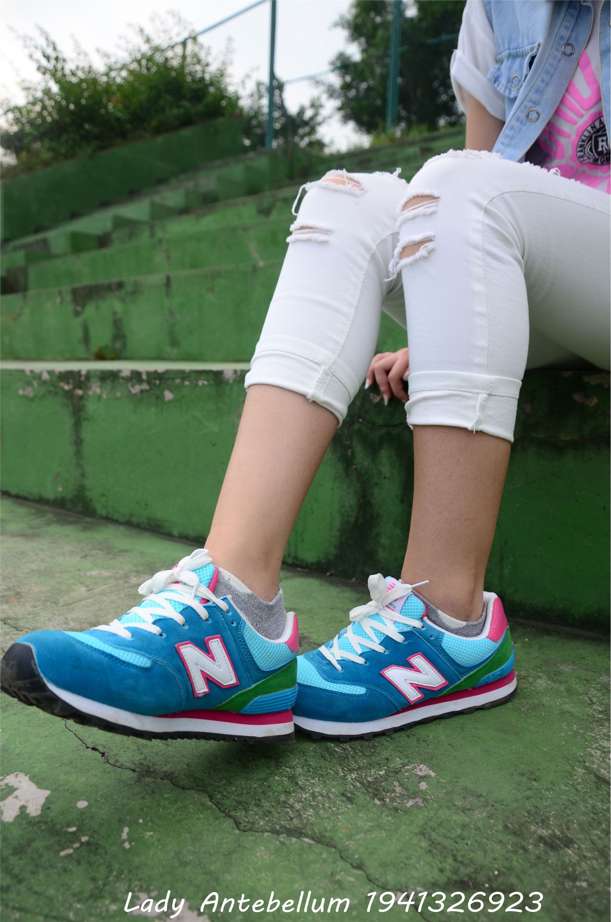 战前女神  恋足美腿棉袜女神级摄影套图 043