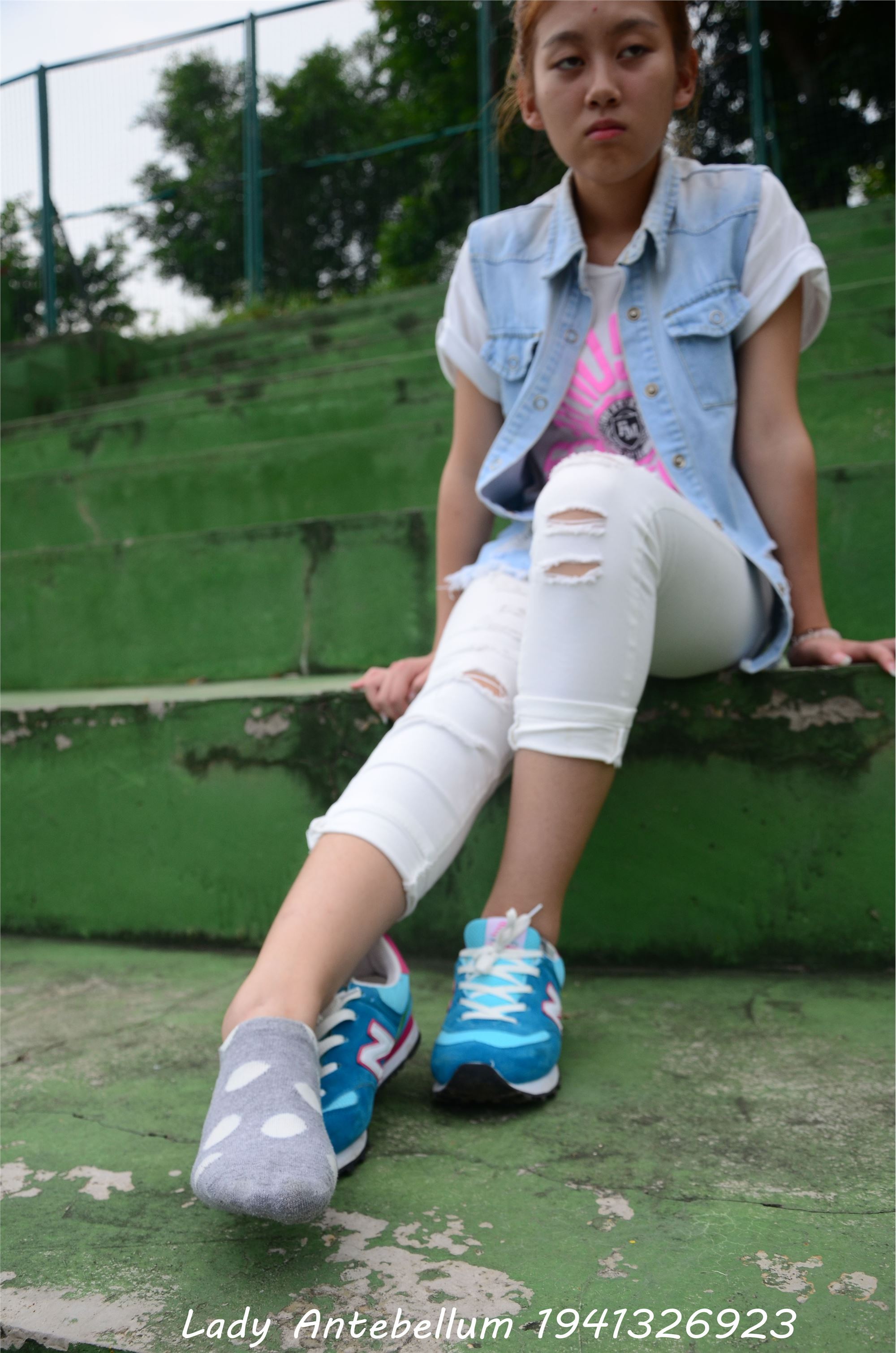 战前女神  恋足美腿棉袜女神级摄影套图 043