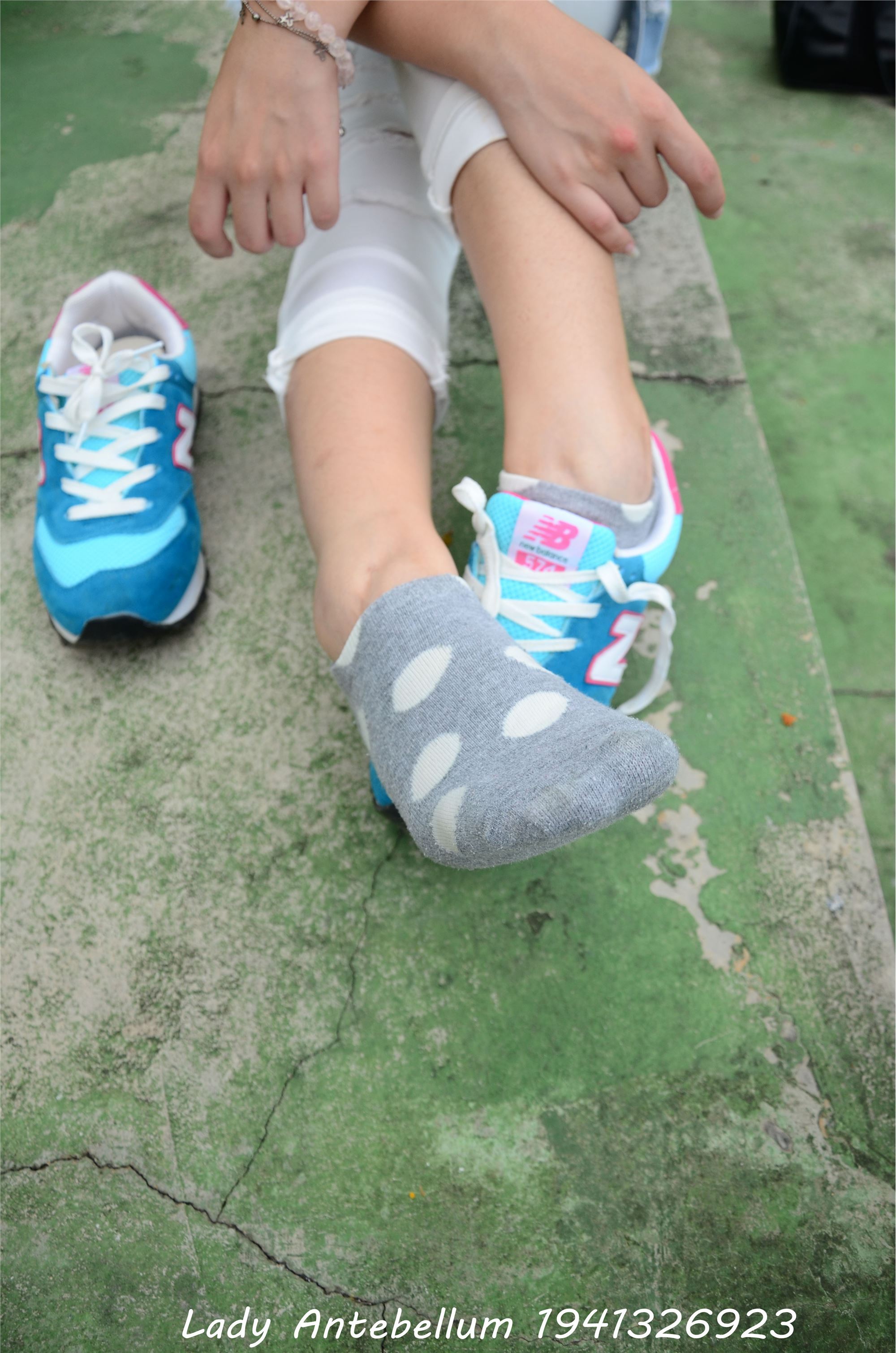 战前女神  恋足美腿棉袜女神级摄影套图 043