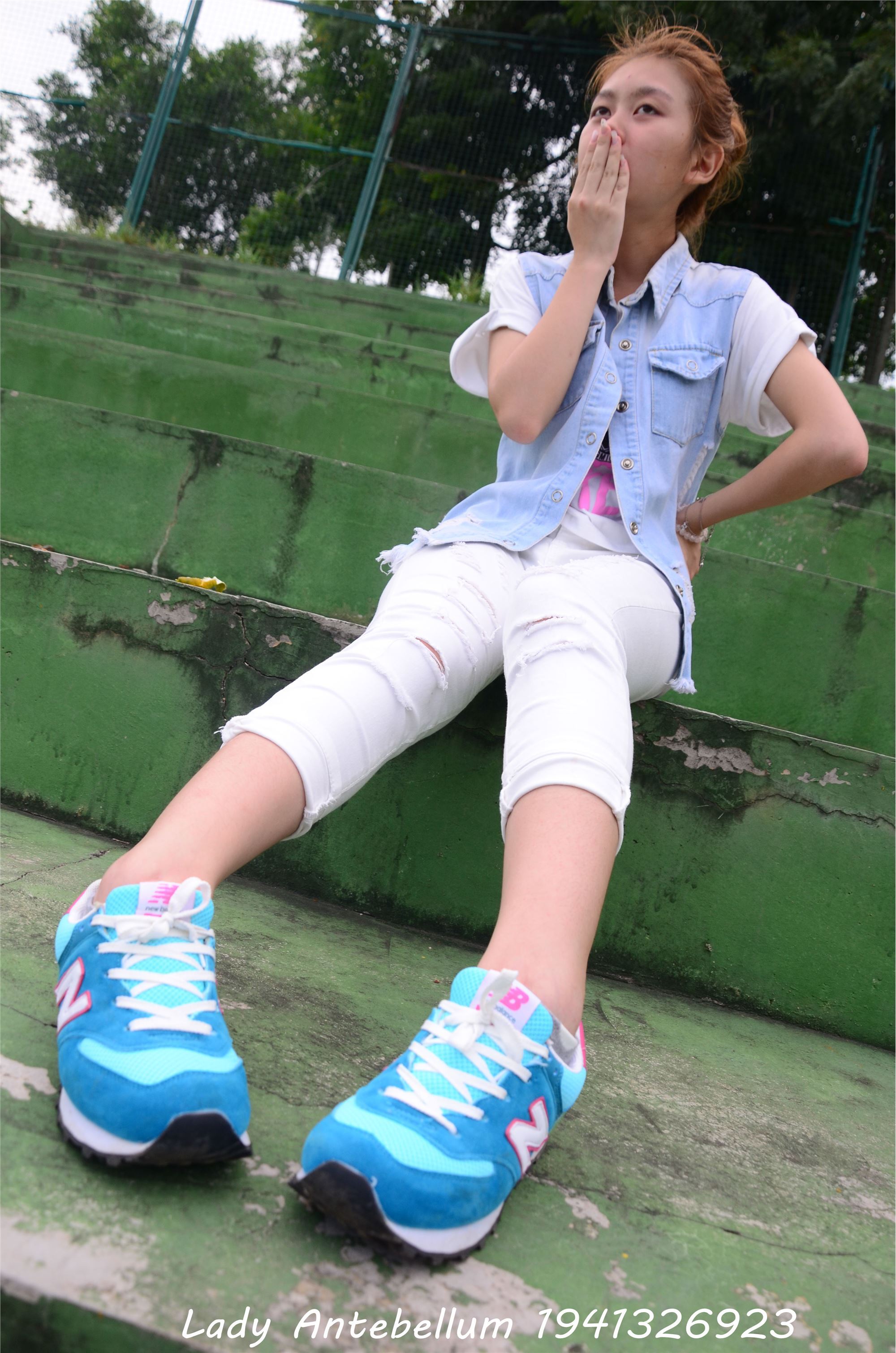 战前女神  恋足美腿棉袜女神级摄影套图 043