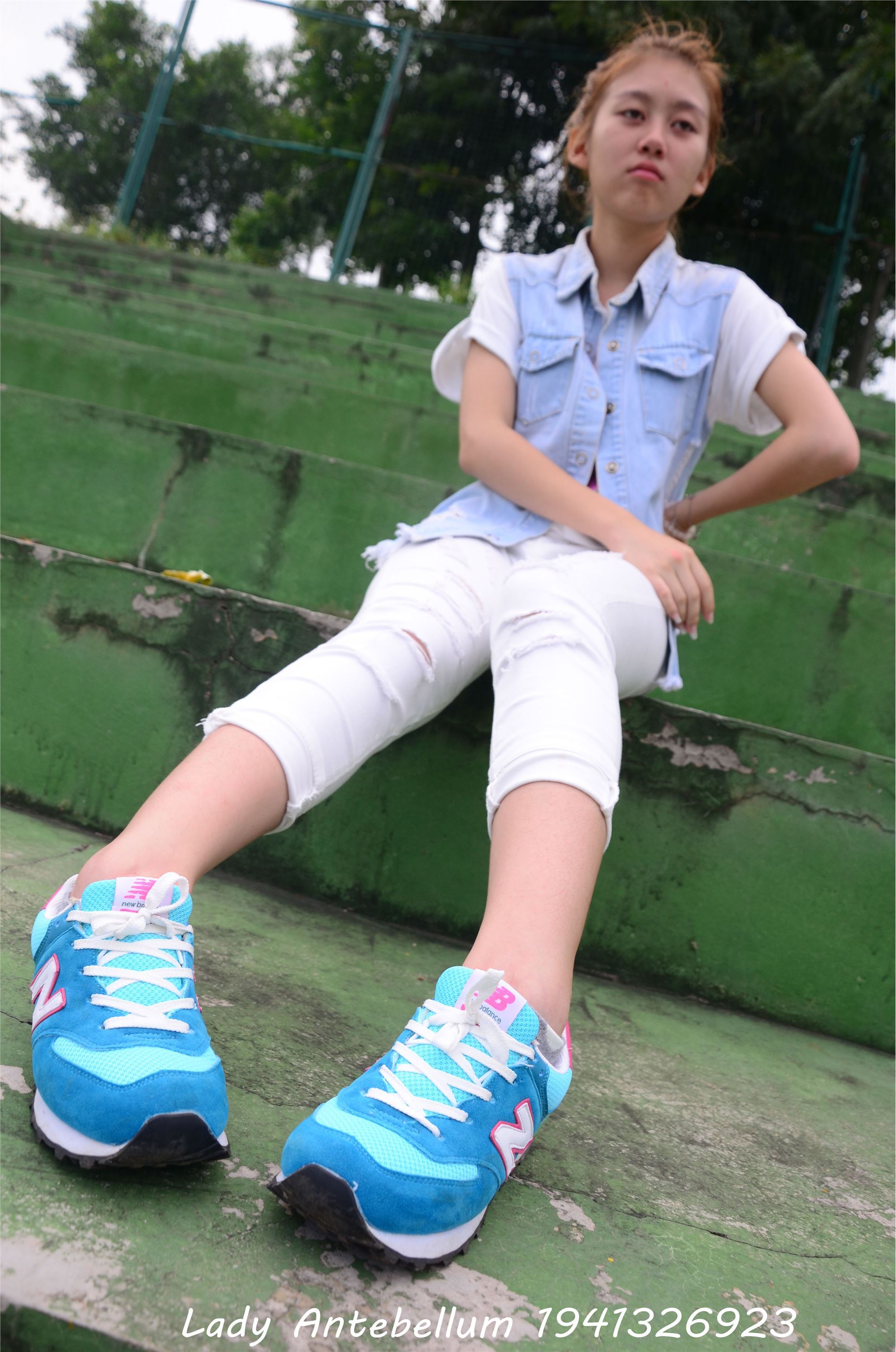 战前女神  恋足美腿棉袜女神级摄影套图 043