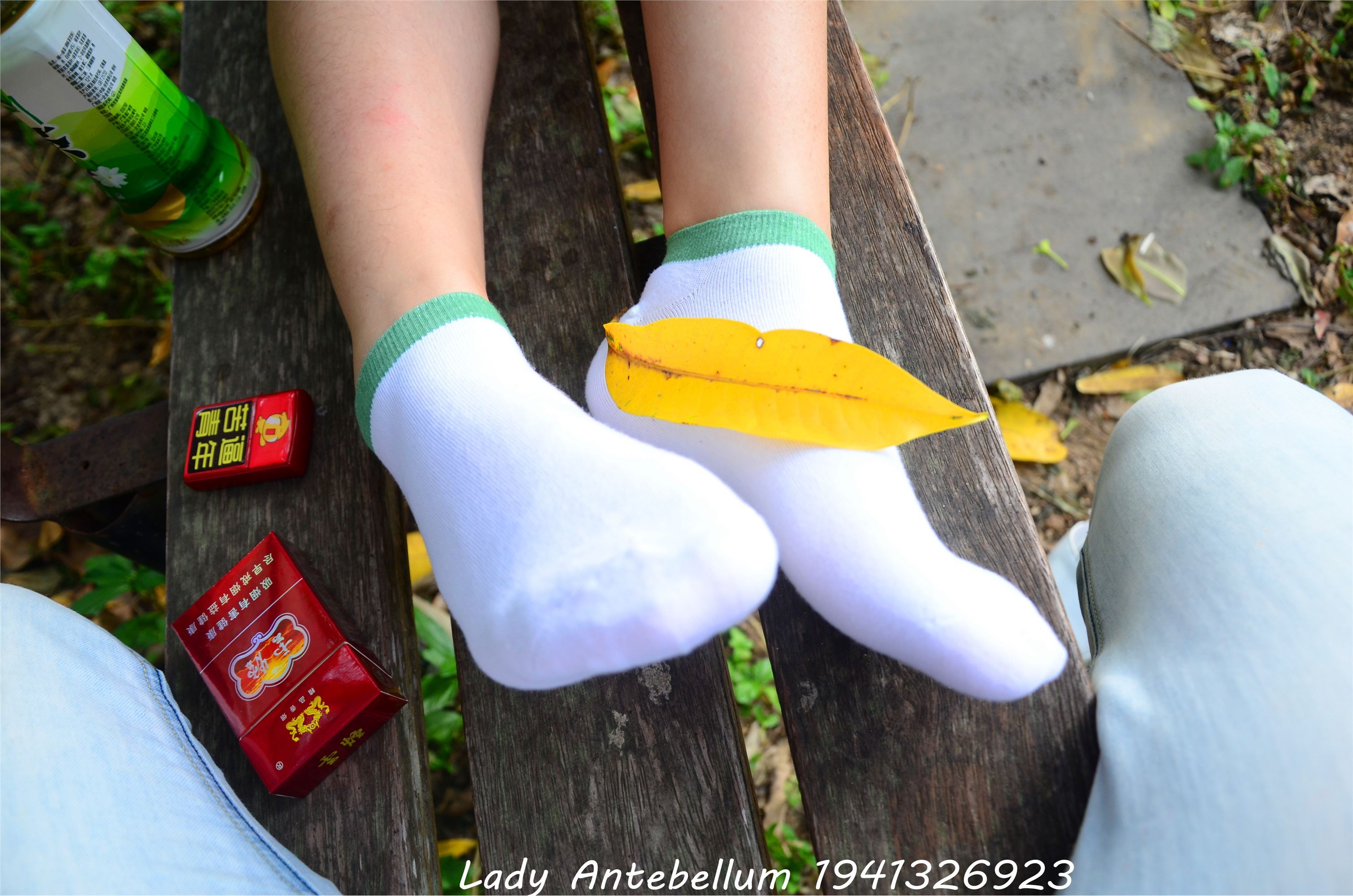 战前女神  恋足美腿棉袜女神级摄影套图 044