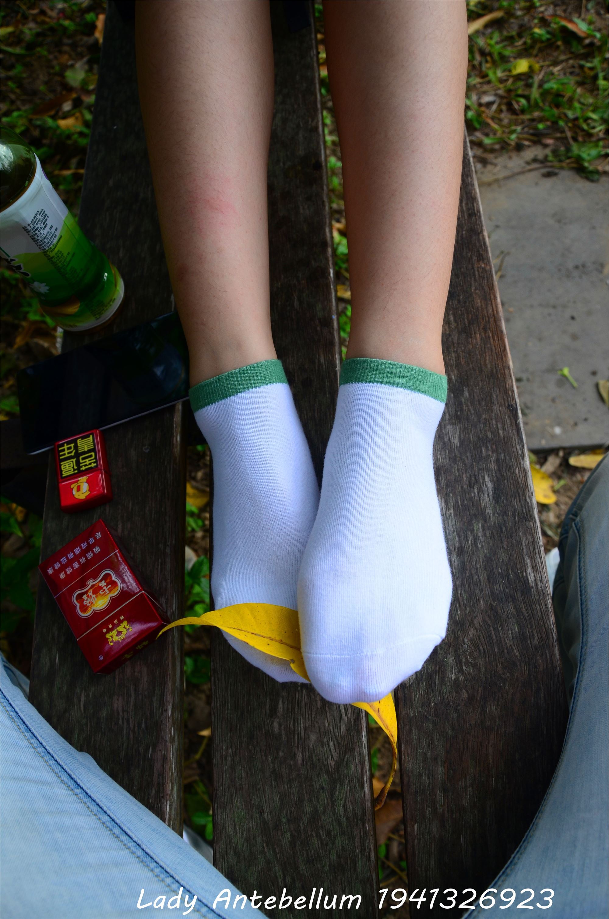 战前女神  恋足美腿棉袜女神级摄影套图 044