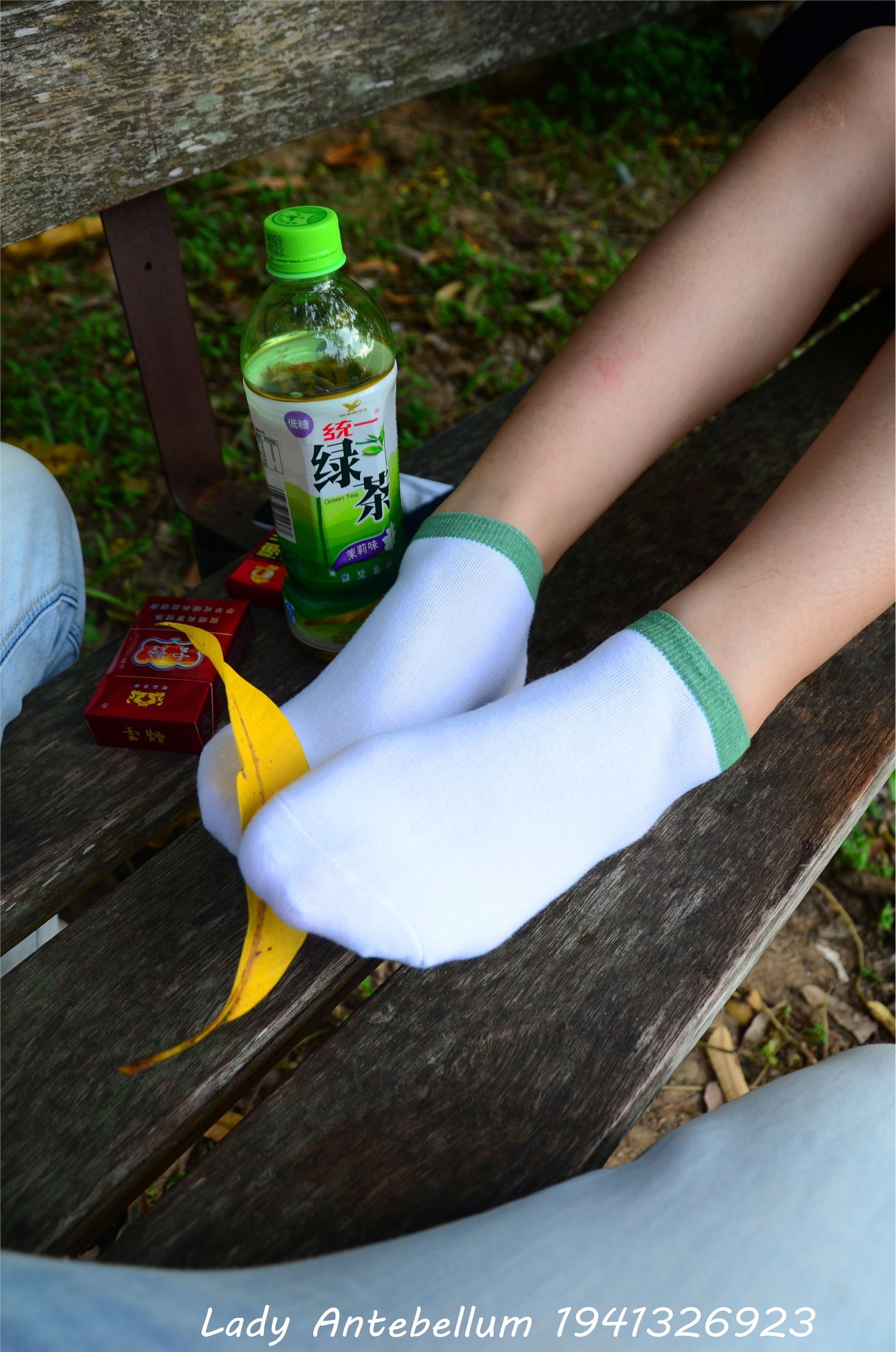 战前女神  恋足美腿棉袜女神级摄影套图 044