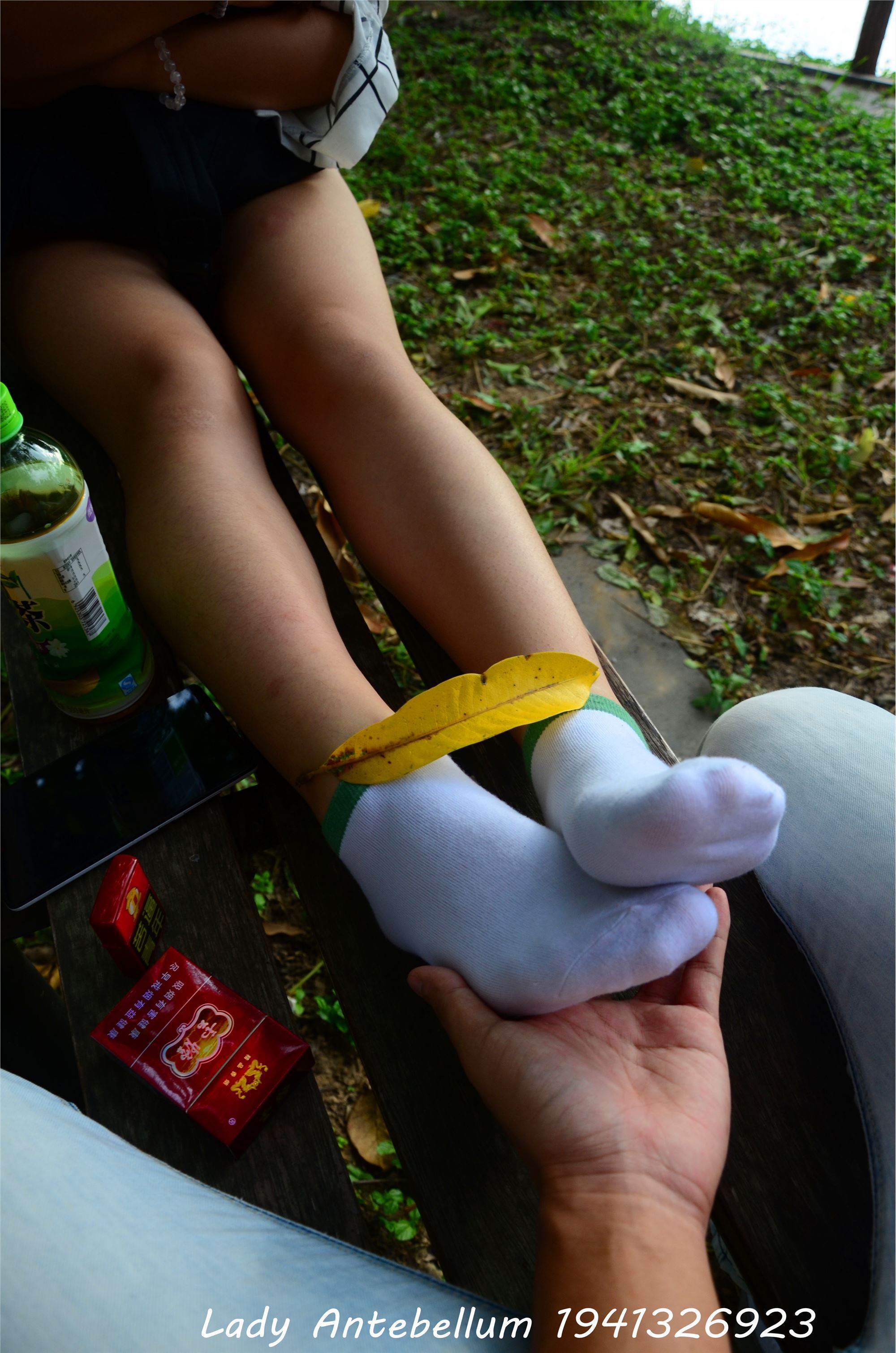 战前女神  恋足美腿棉袜女神级摄影套图 044