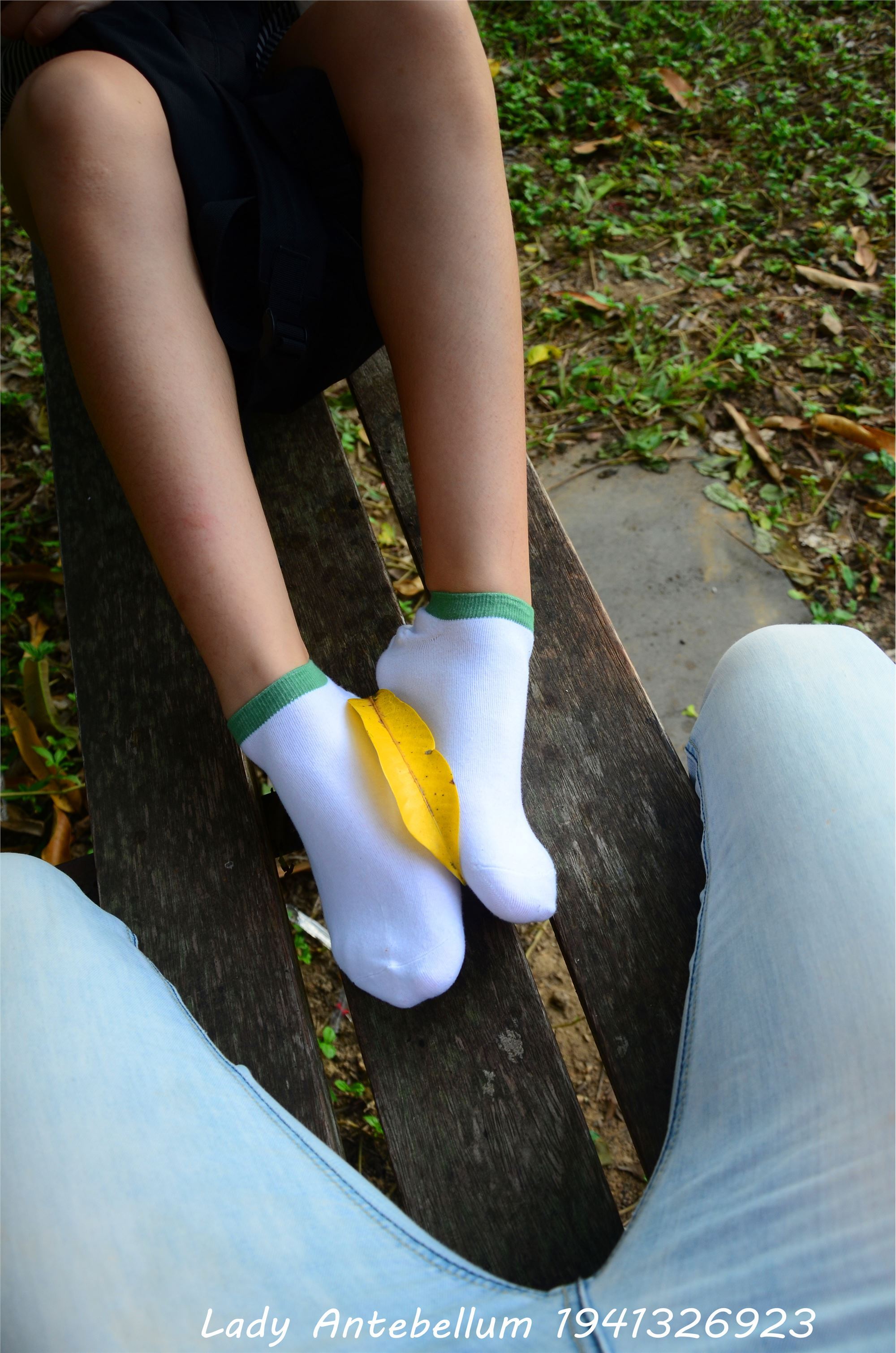 战前女神  恋足美腿棉袜女神级摄影套图 044