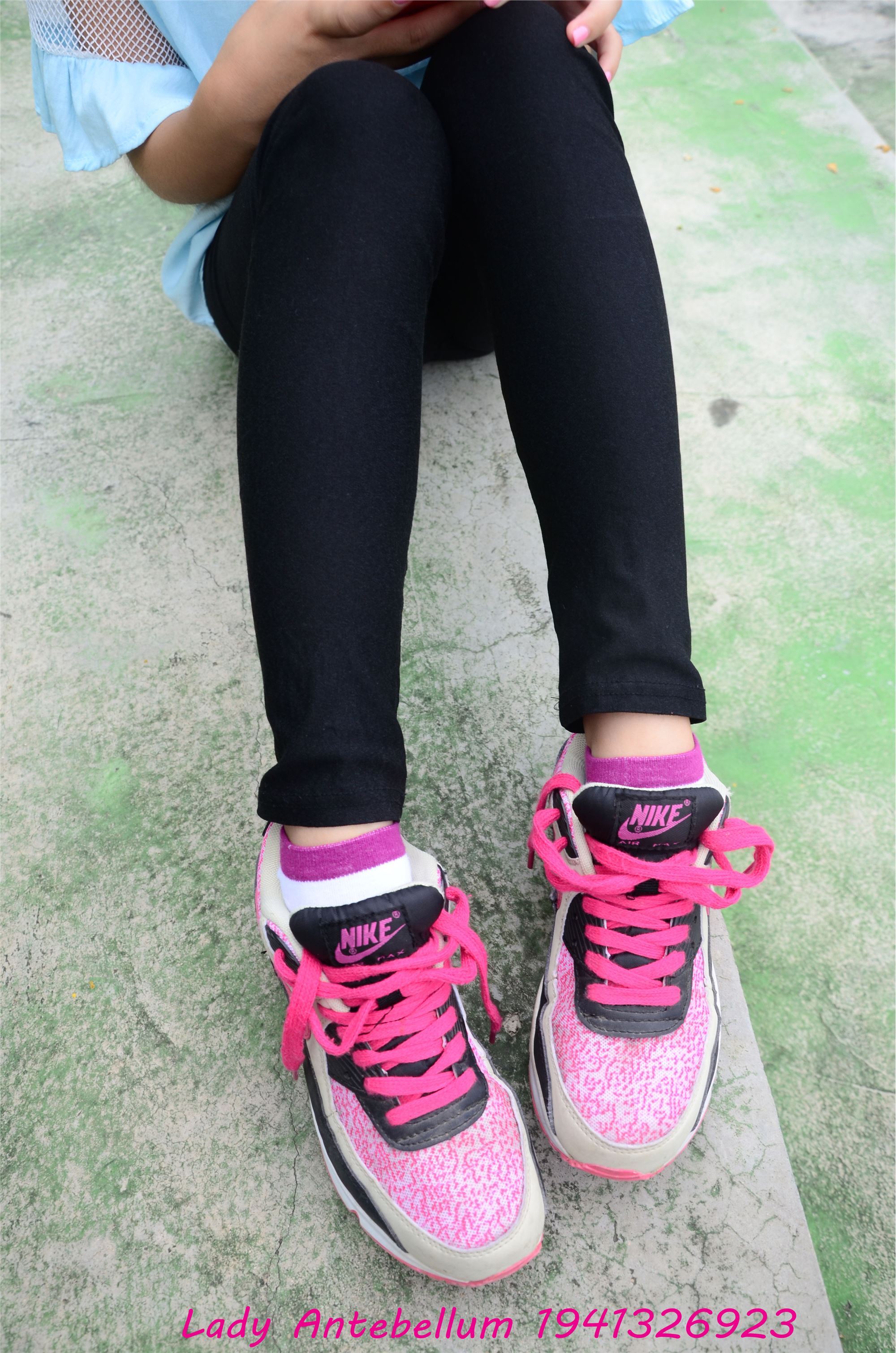 战前女神  恋足美腿棉袜女神级摄影套图 045