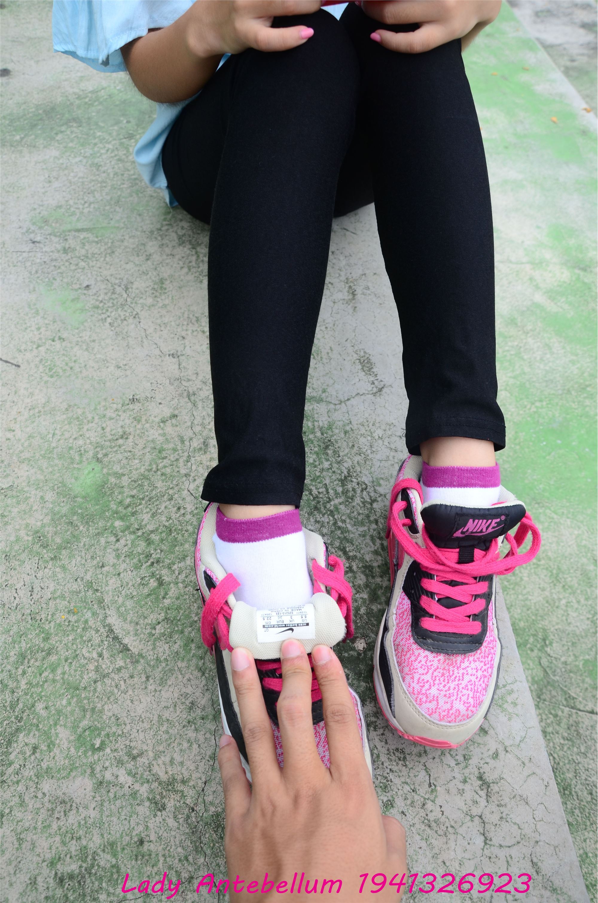 战前女神  恋足美腿棉袜女神级摄影套图 045