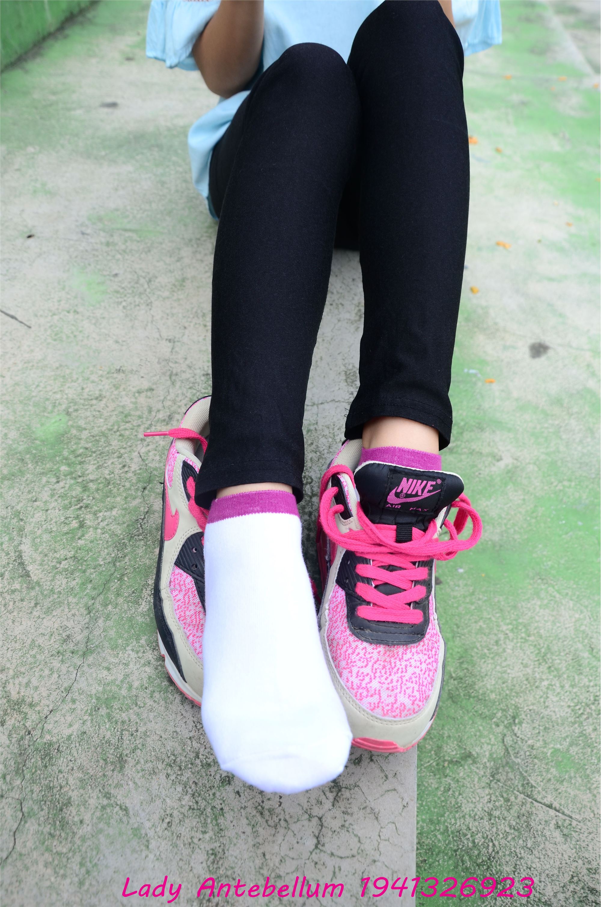 战前女神  恋足美腿棉袜女神级摄影套图 045