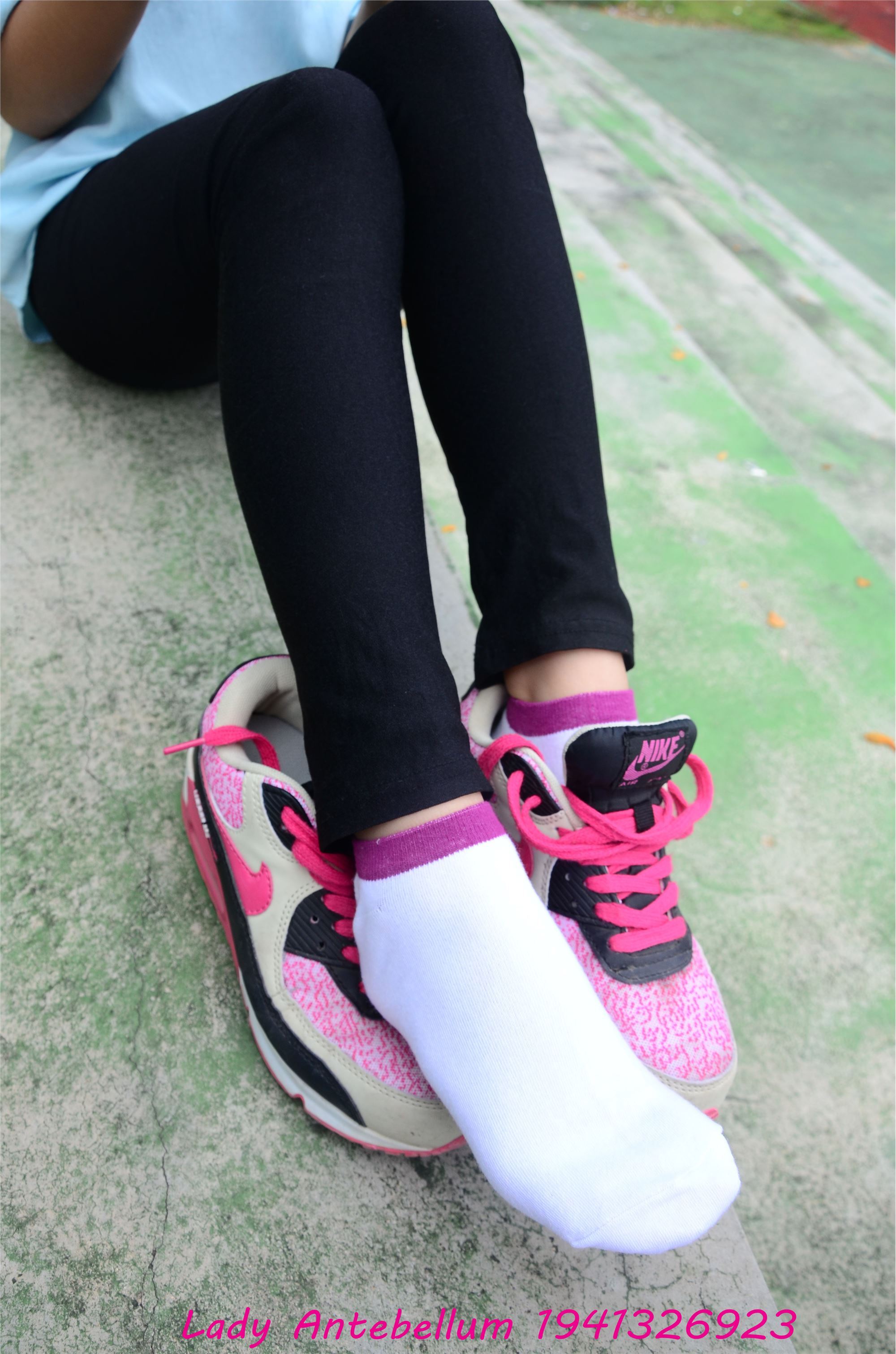 战前女神  恋足美腿棉袜女神级摄影套图 045