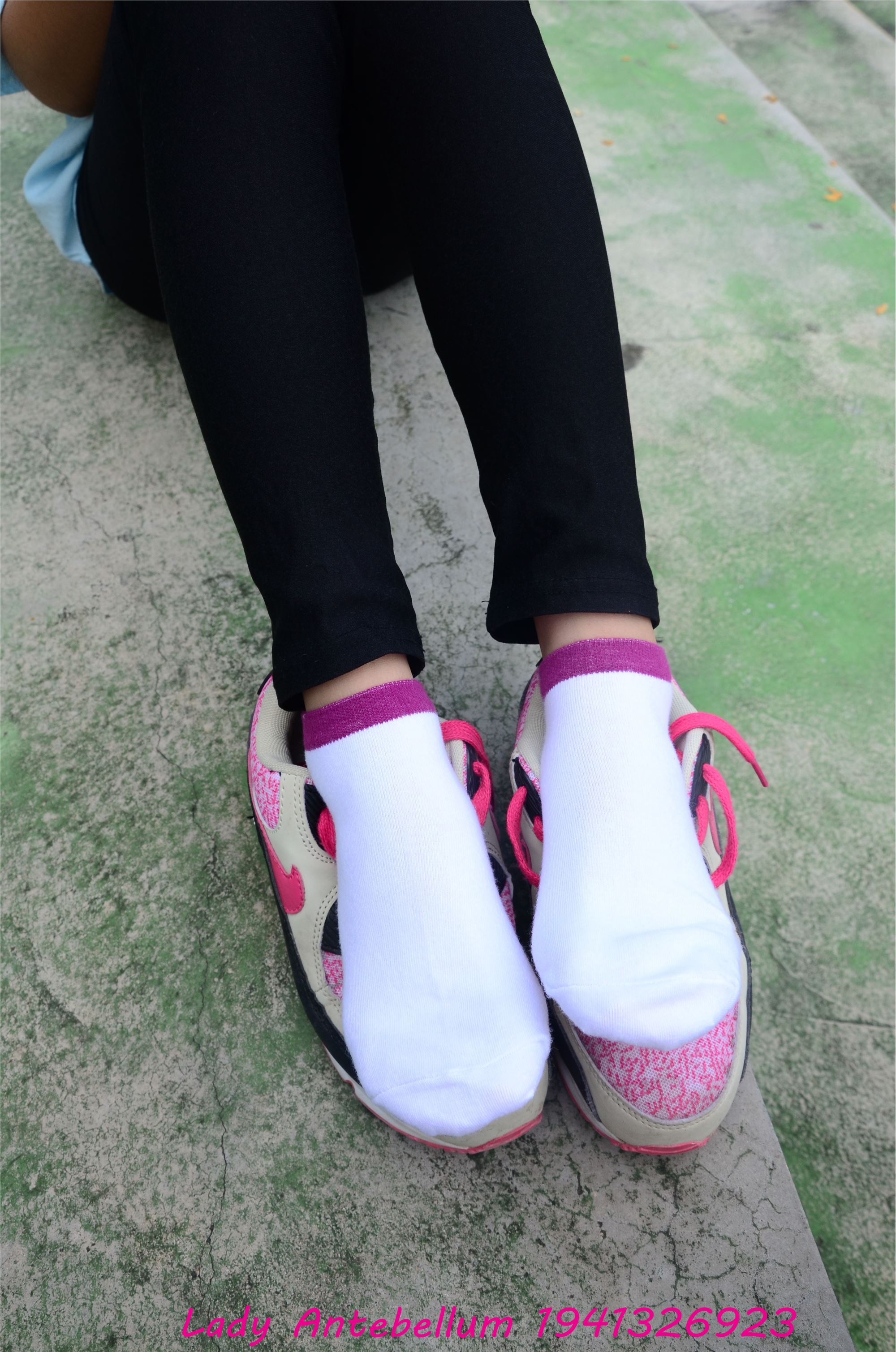 战前女神  恋足美腿棉袜女神级摄影套图 045