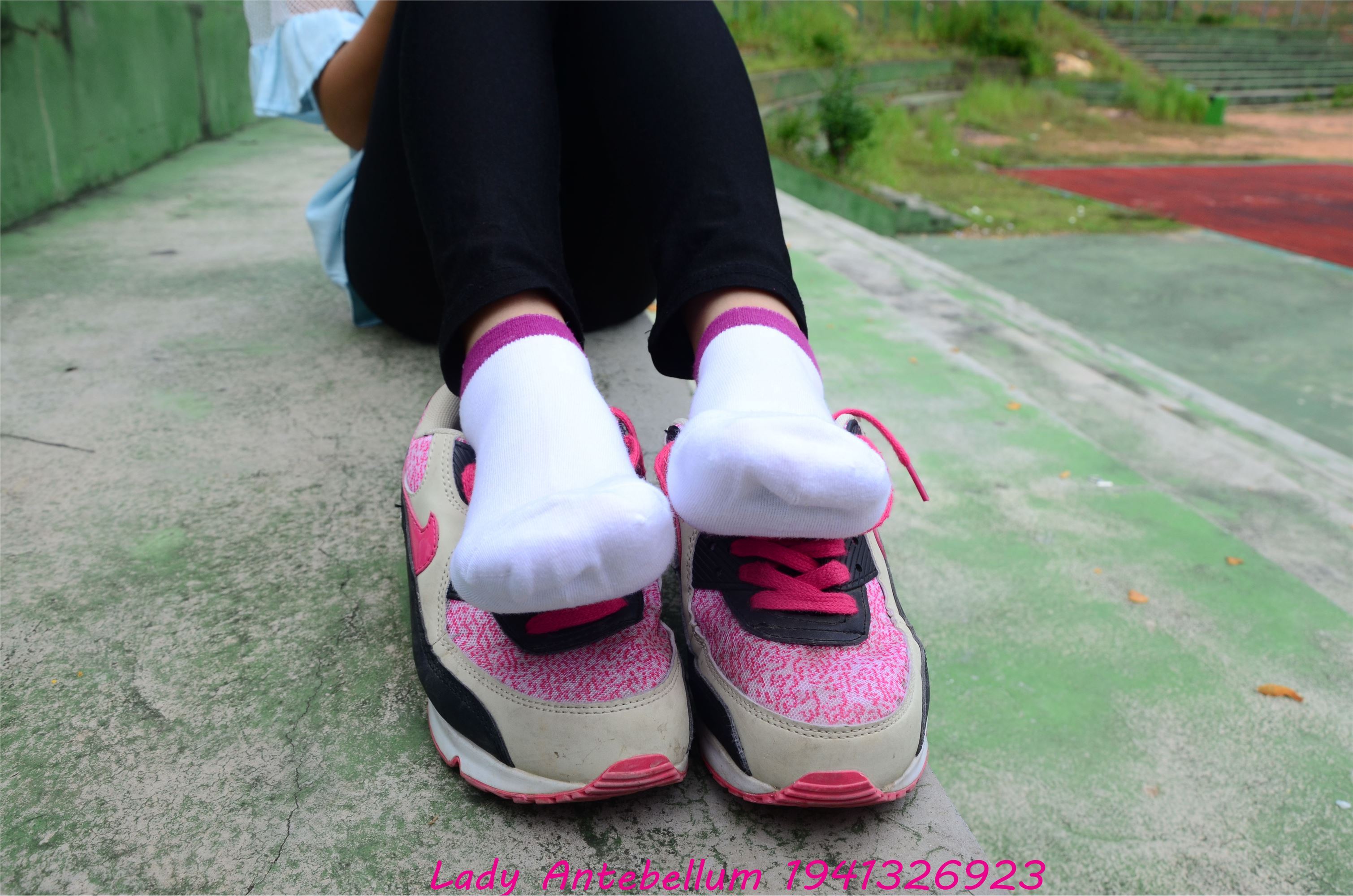 战前女神  恋足美腿棉袜女神级摄影套图 045