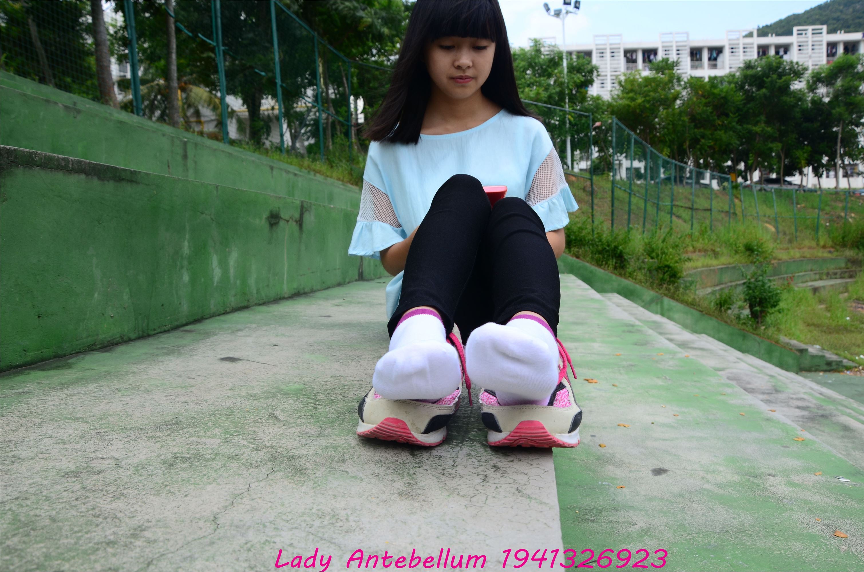 战前女神  恋足美腿棉袜女神级摄影套图 045