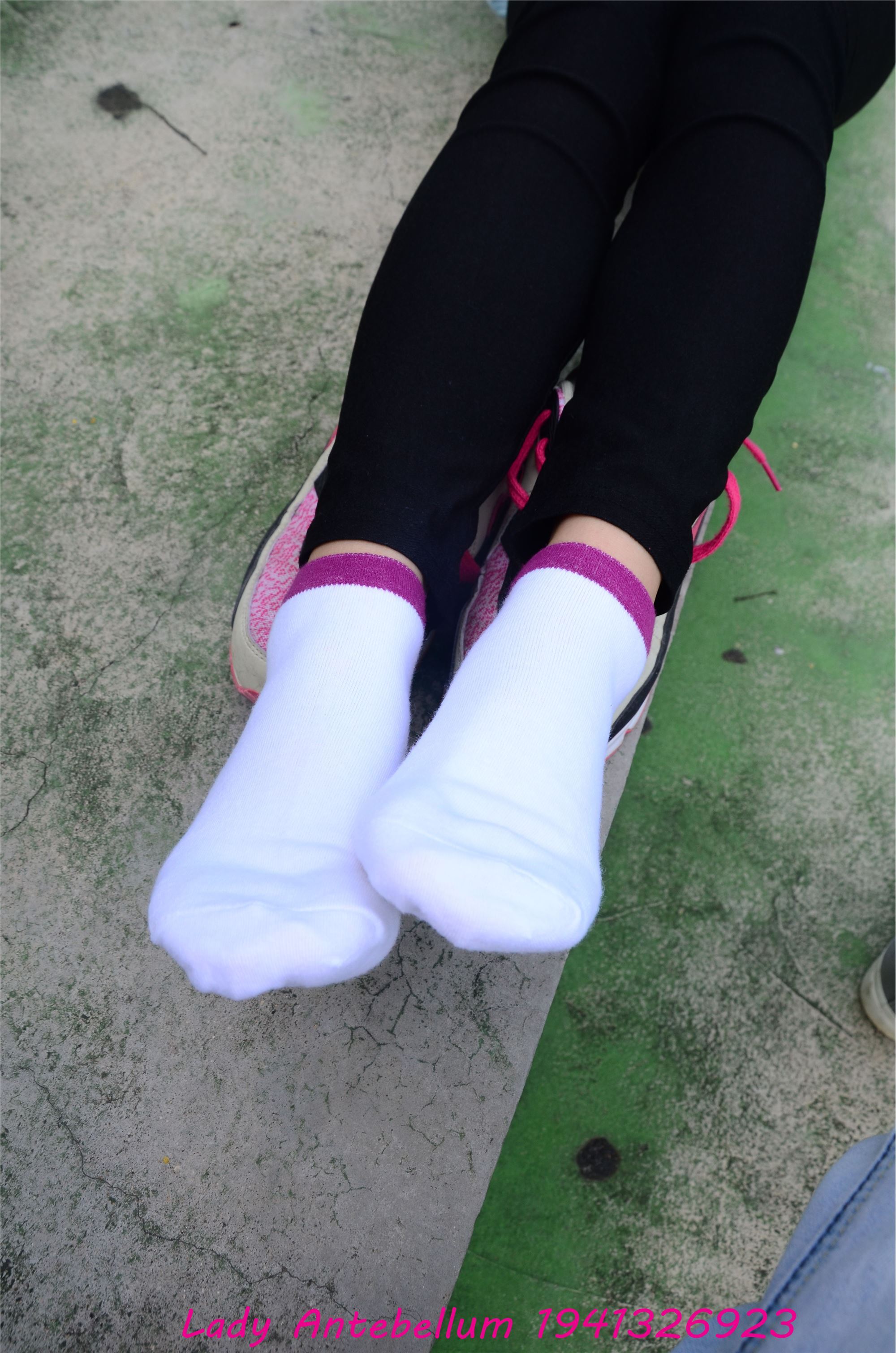 战前女神  恋足美腿棉袜女神级摄影套图 045