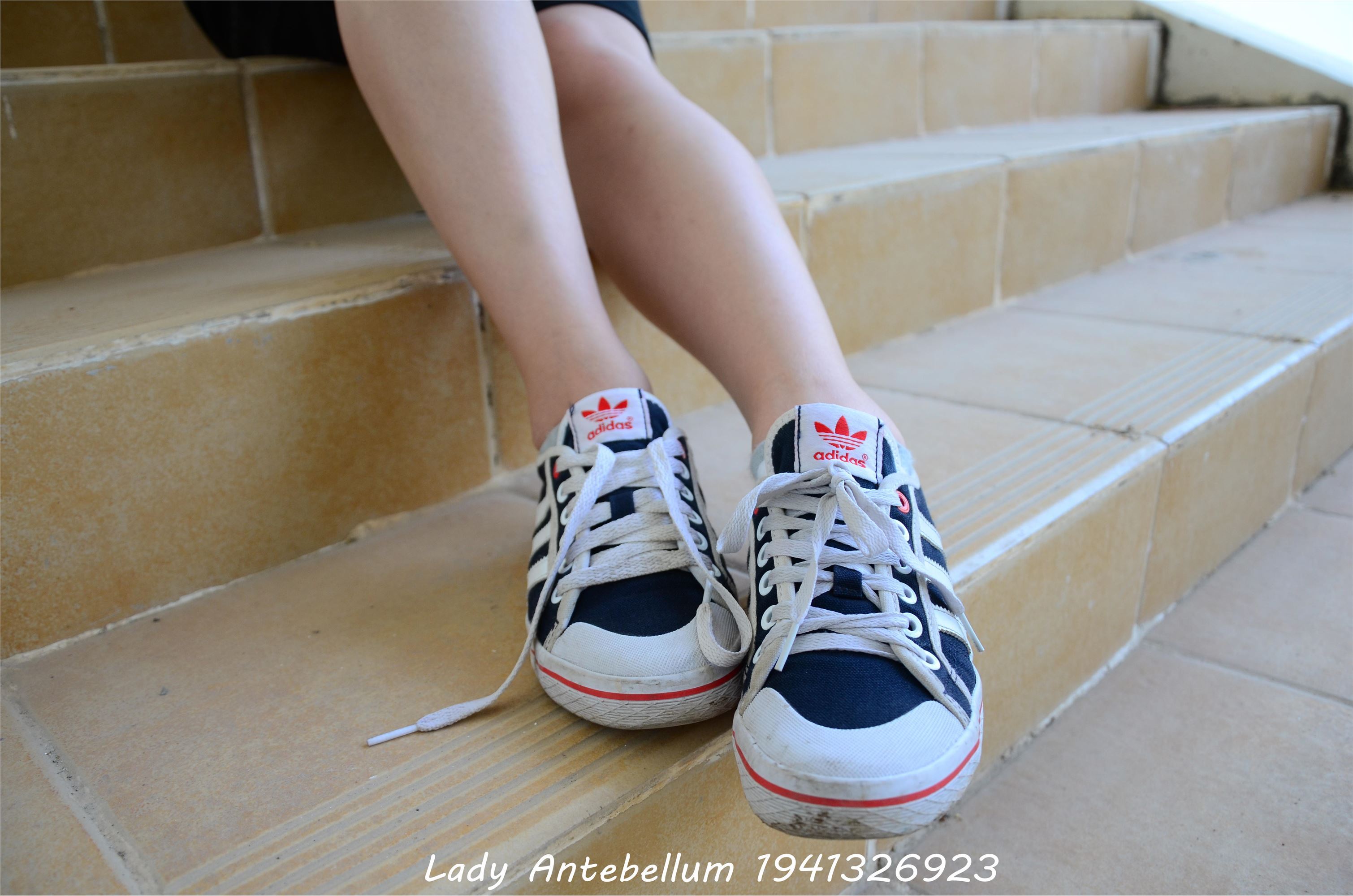 战前女神  恋足美腿棉袜女神级摄影套图 046