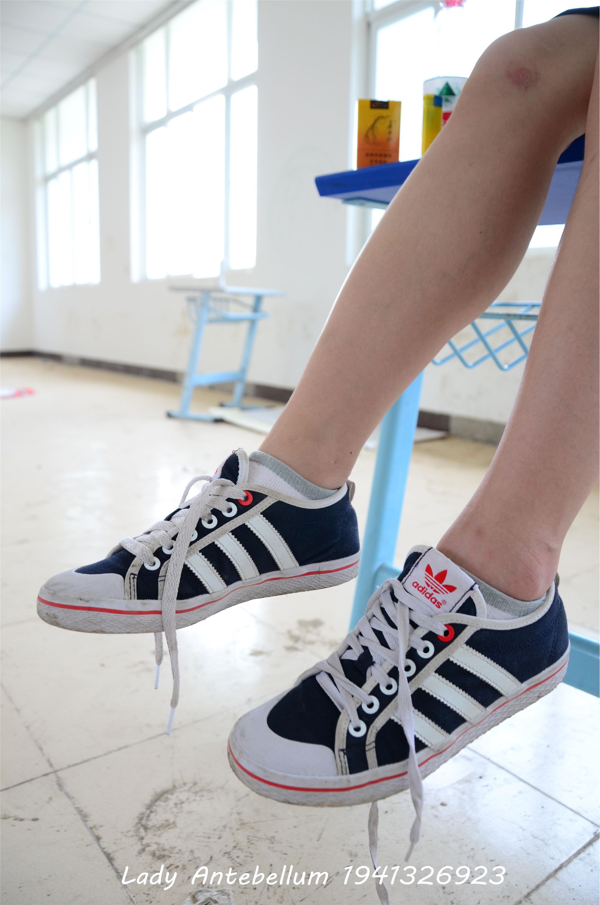 战前女神  恋足美腿棉袜女神级摄影套图 046