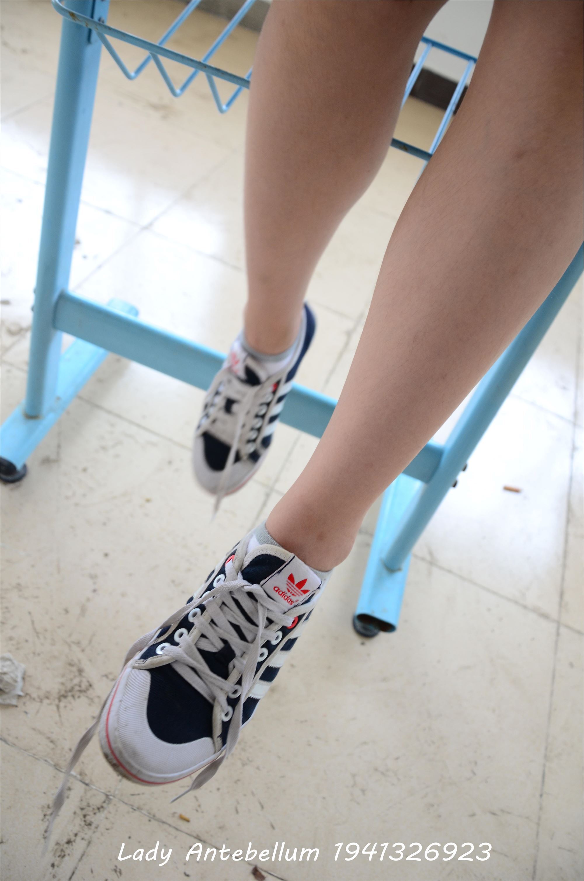 战前女神  恋足美腿棉袜女神级摄影套图 046