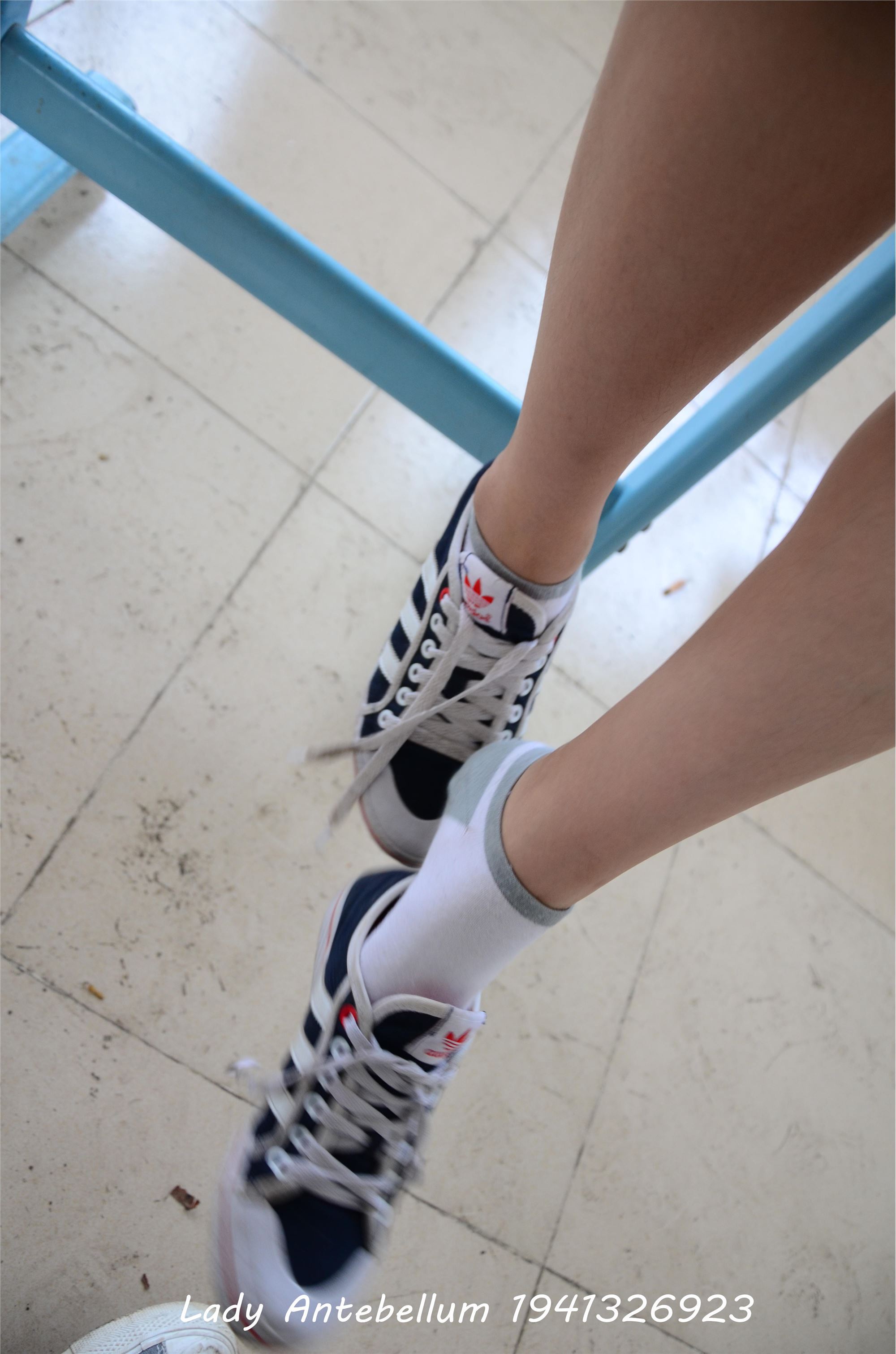 战前女神  恋足美腿棉袜女神级摄影套图 046