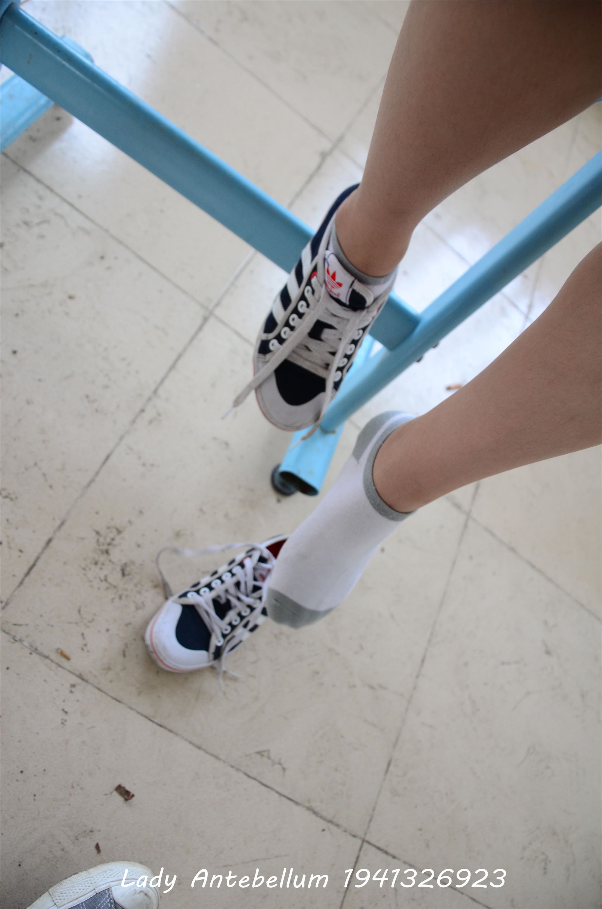 战前女神  恋足美腿棉袜女神级摄影套图 046