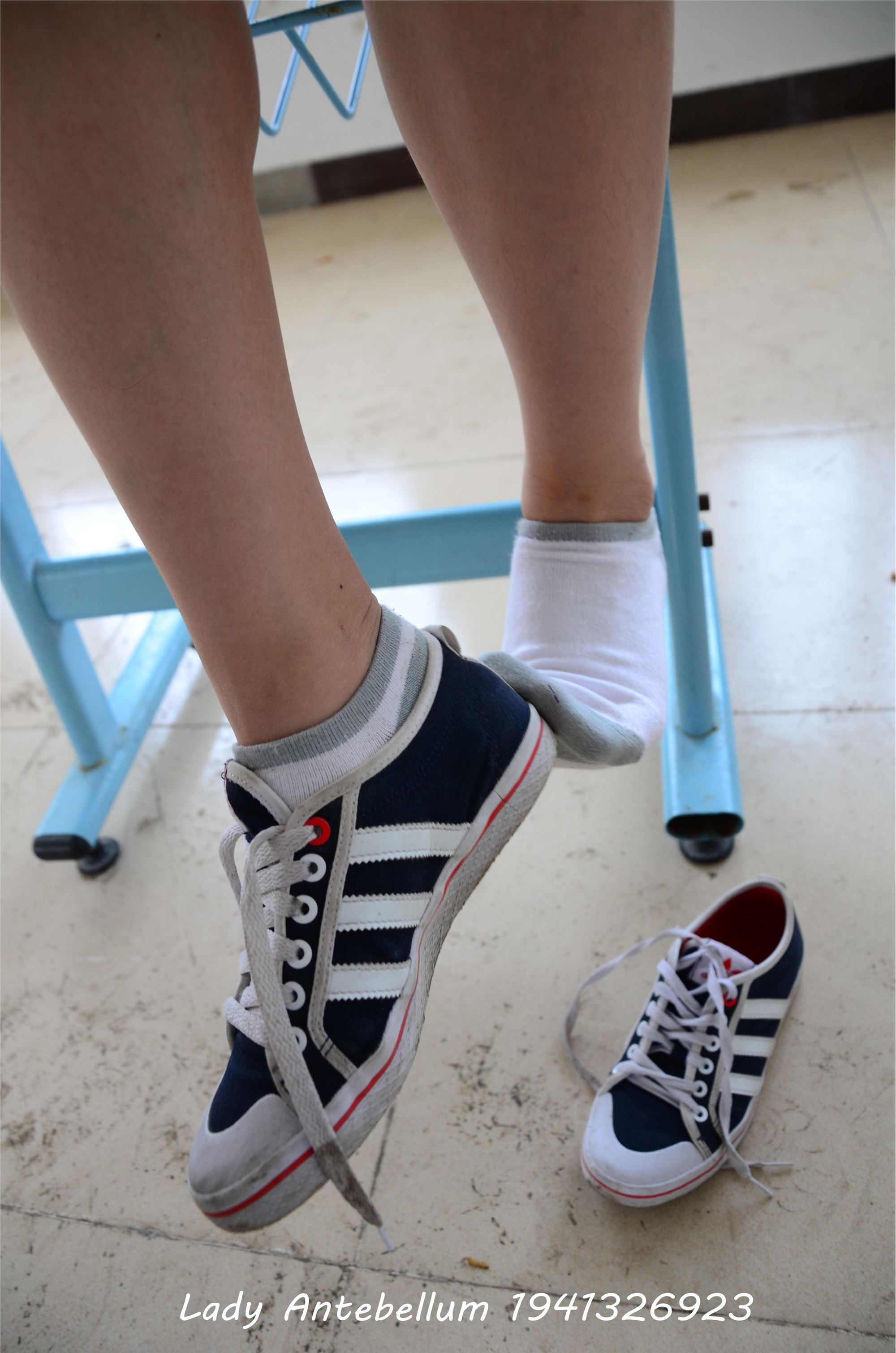 战前女神  恋足美腿棉袜女神级摄影套图 046