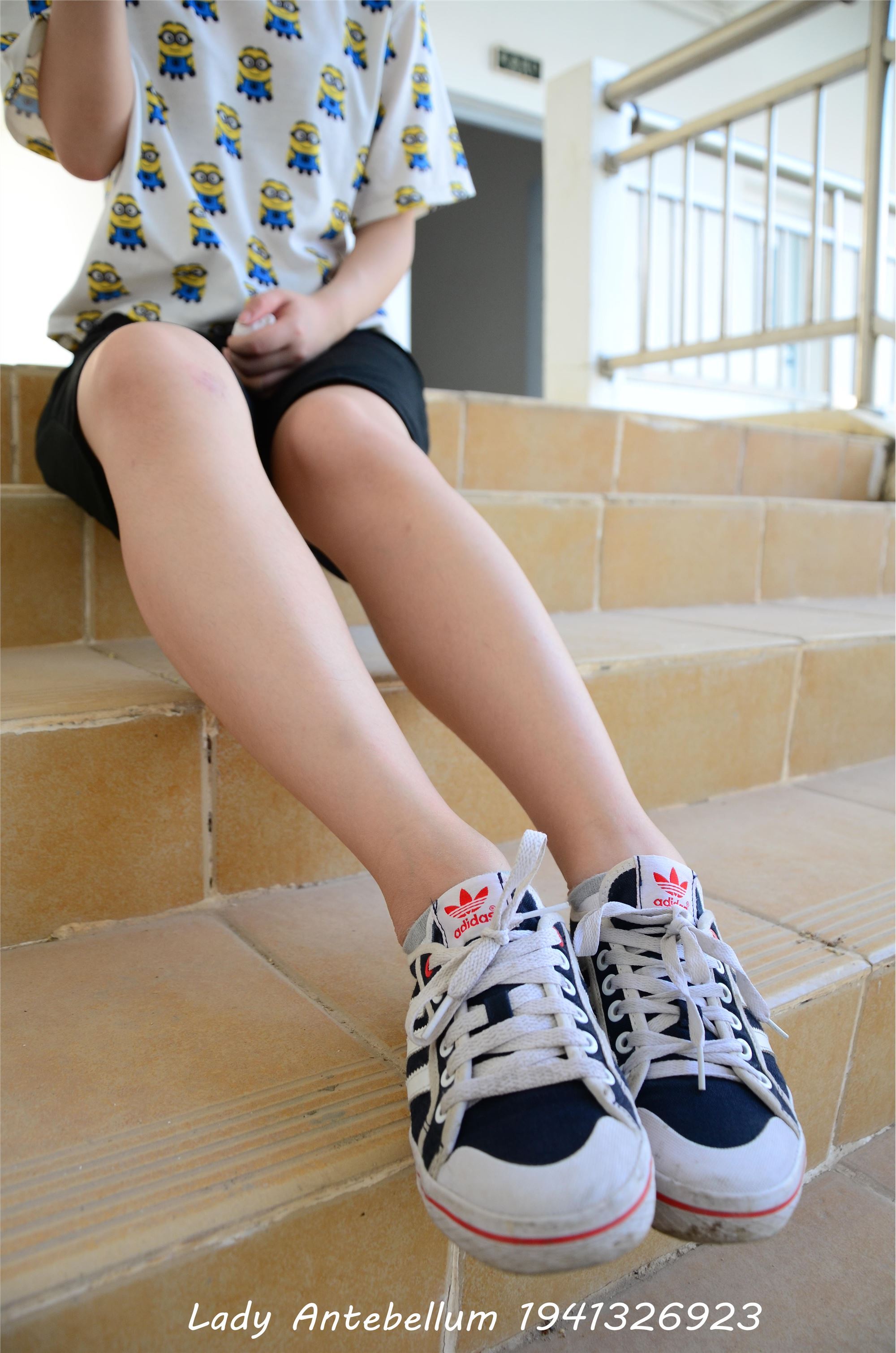 战前女神  恋足美腿棉袜女神级摄影套图 046