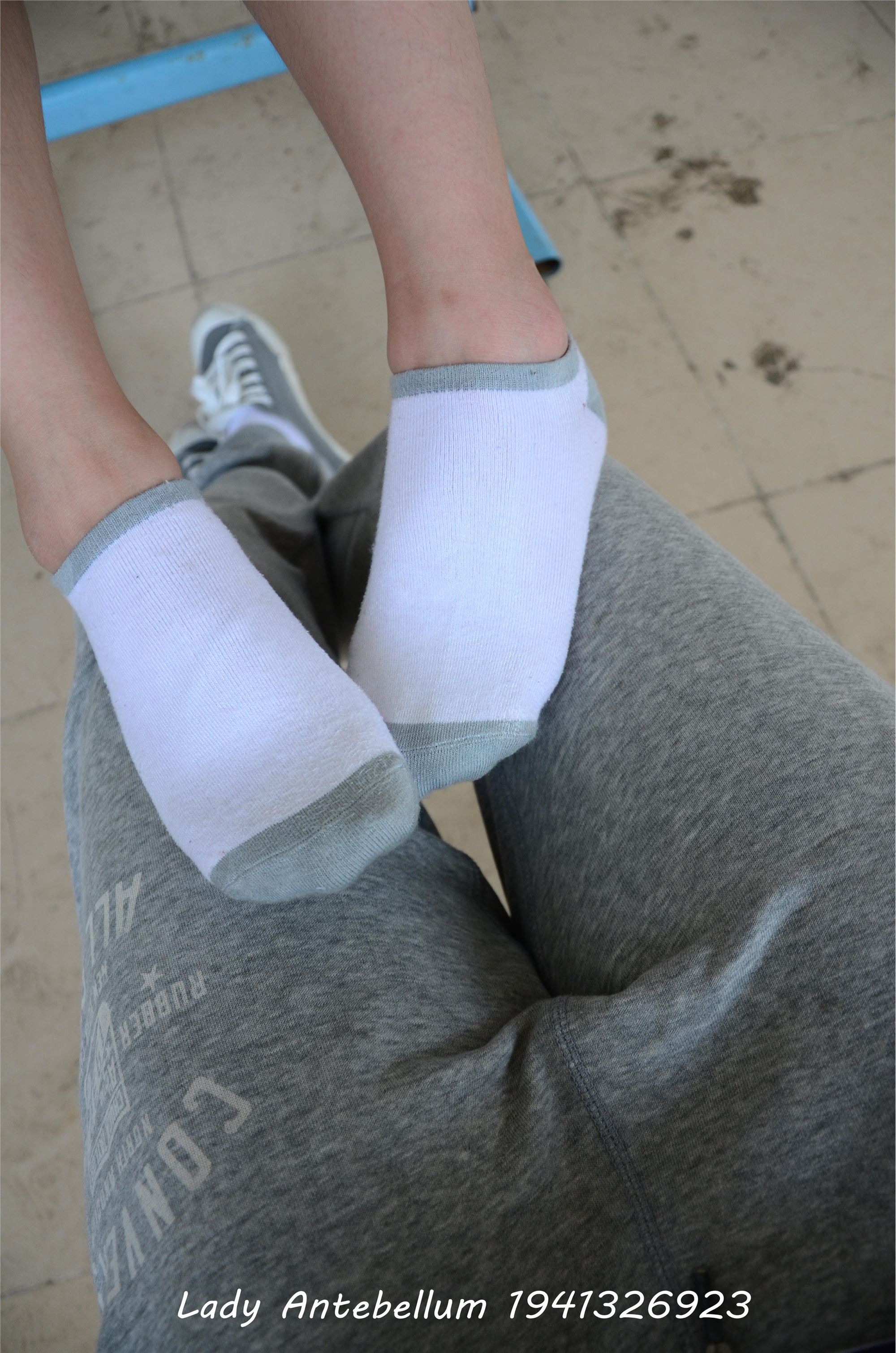 战前女神  恋足美腿棉袜女神级摄影套图 046