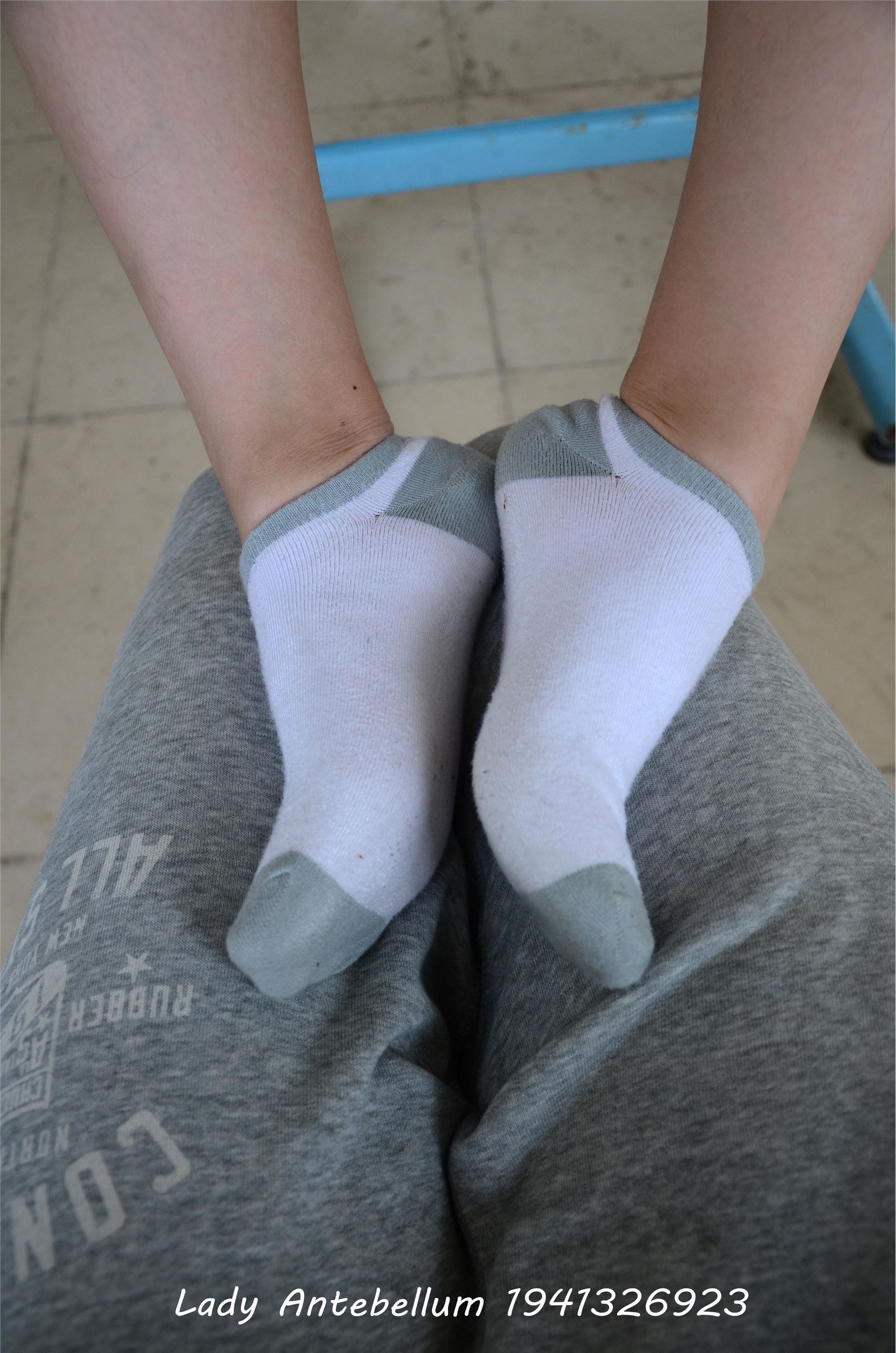 战前女神  恋足美腿棉袜女神级摄影套图 046