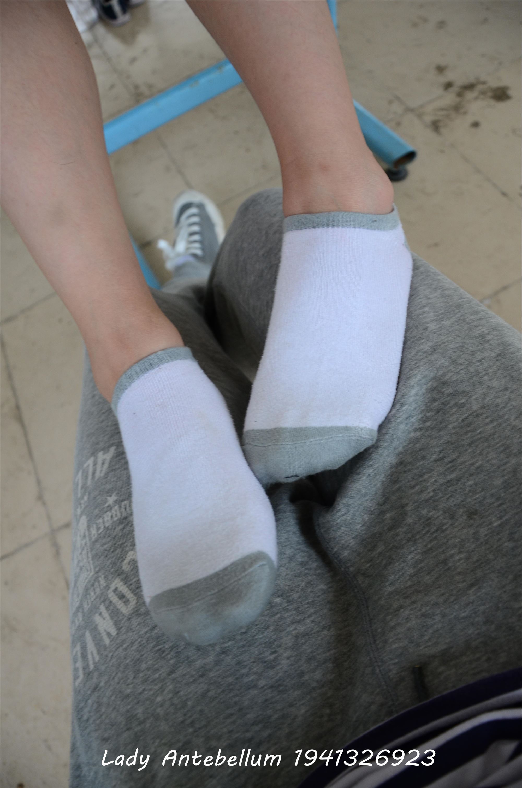 战前女神  恋足美腿棉袜女神级摄影套图 046