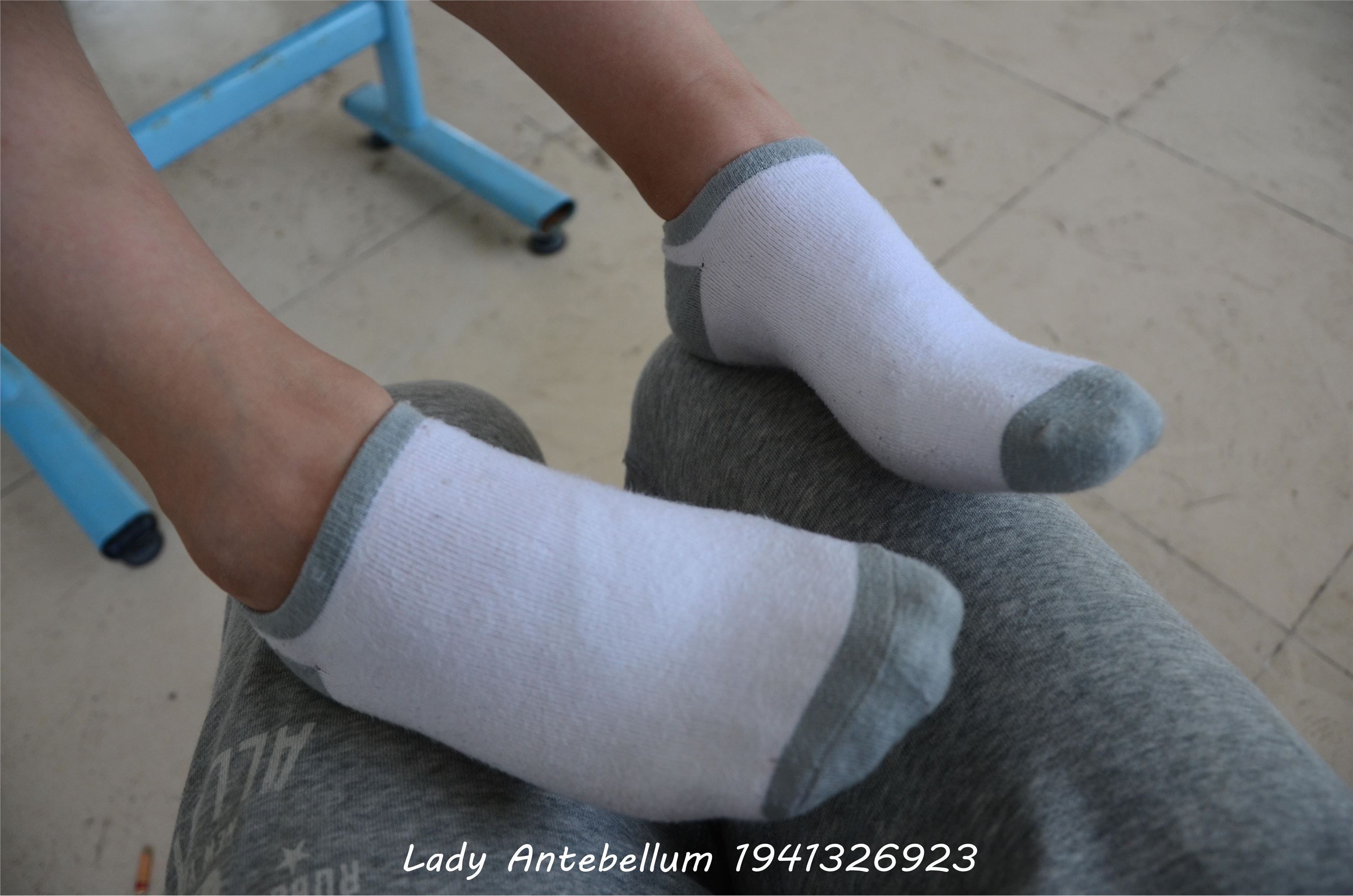 战前女神  恋足美腿棉袜女神级摄影套图 046