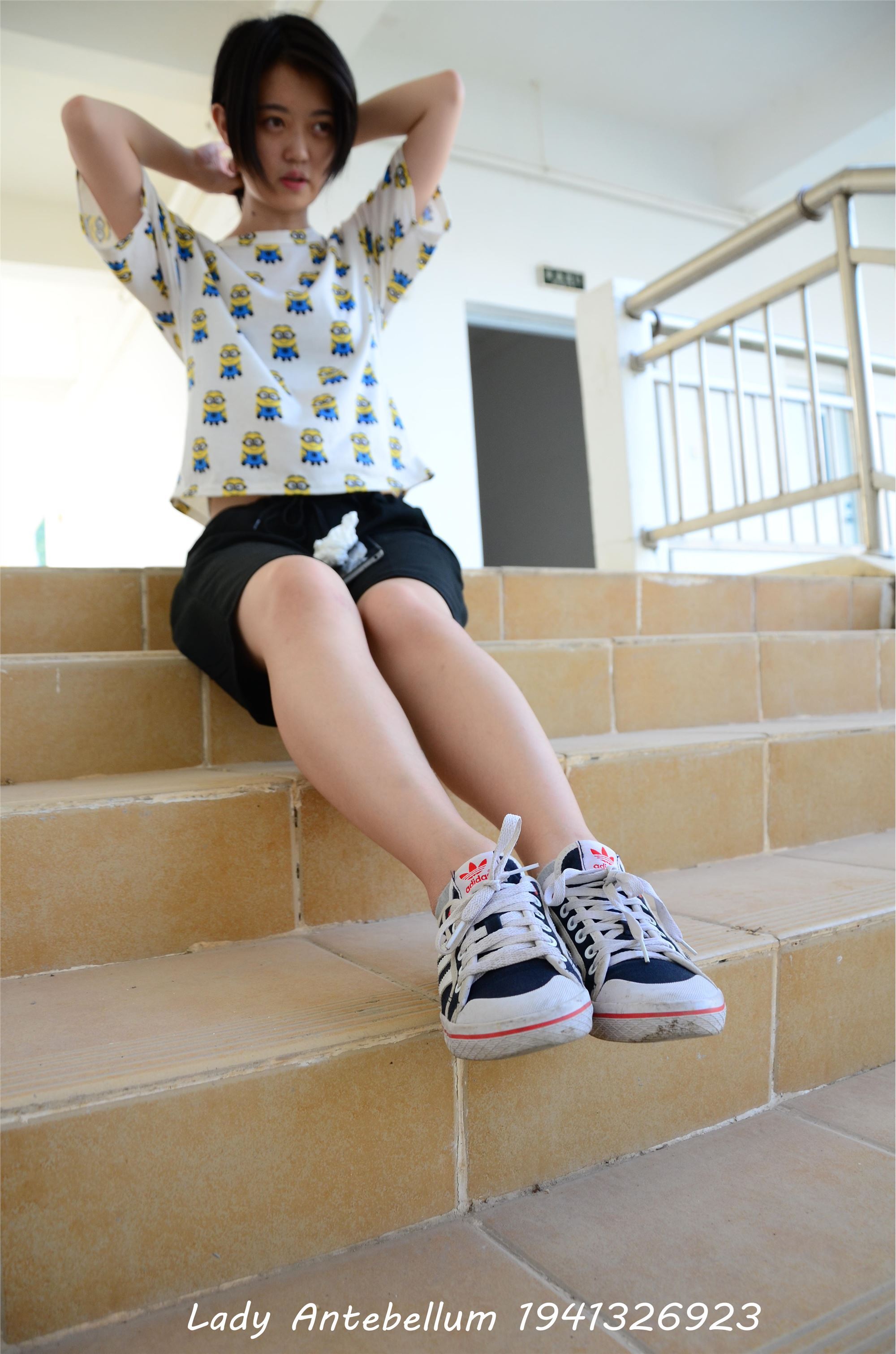 战前女神  恋足美腿棉袜女神级摄影套图 046