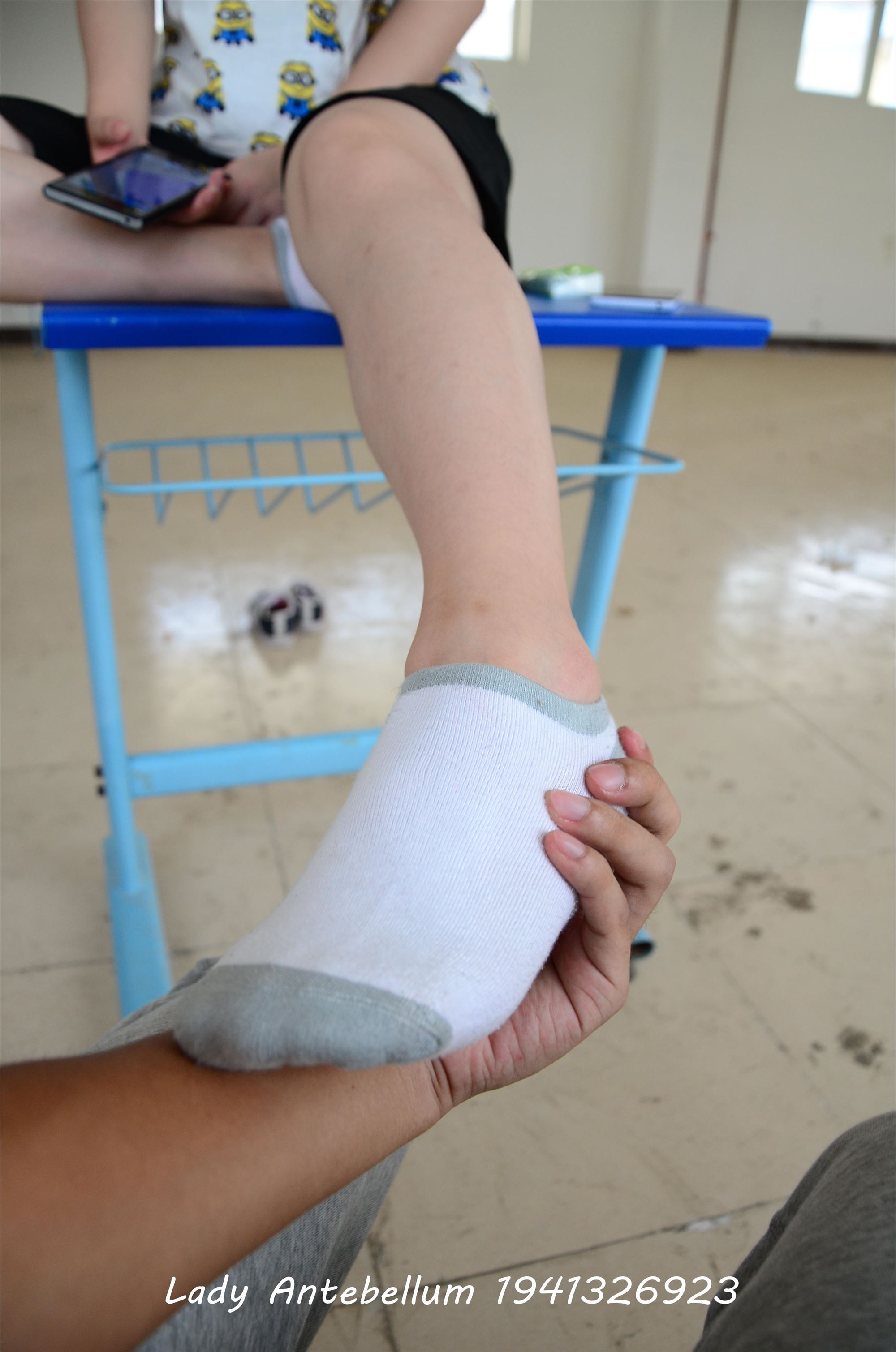 战前女神  恋足美腿棉袜女神级摄影套图 046