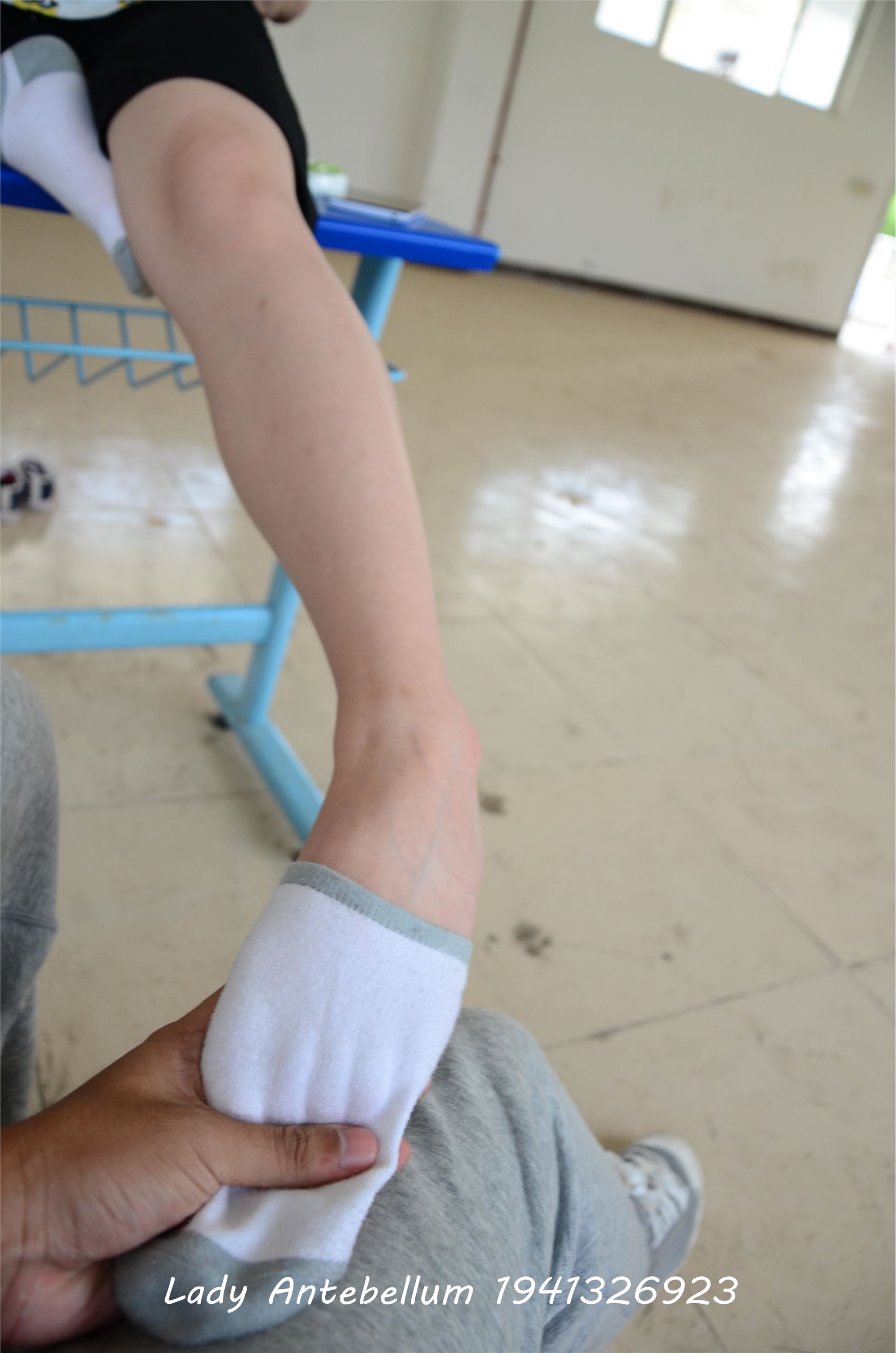 战前女神  恋足美腿棉袜女神级摄影套图 046