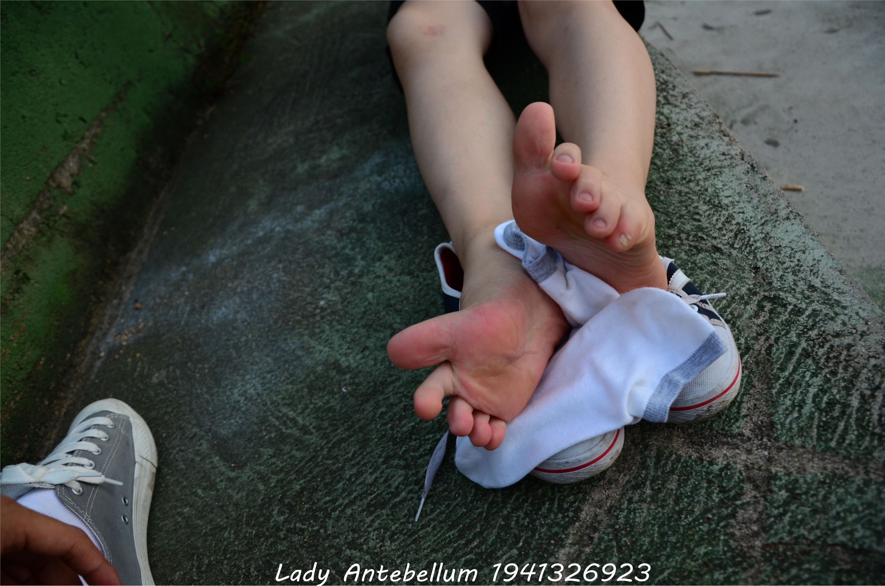 战前女神  恋足美腿棉袜女神级摄影套图 047